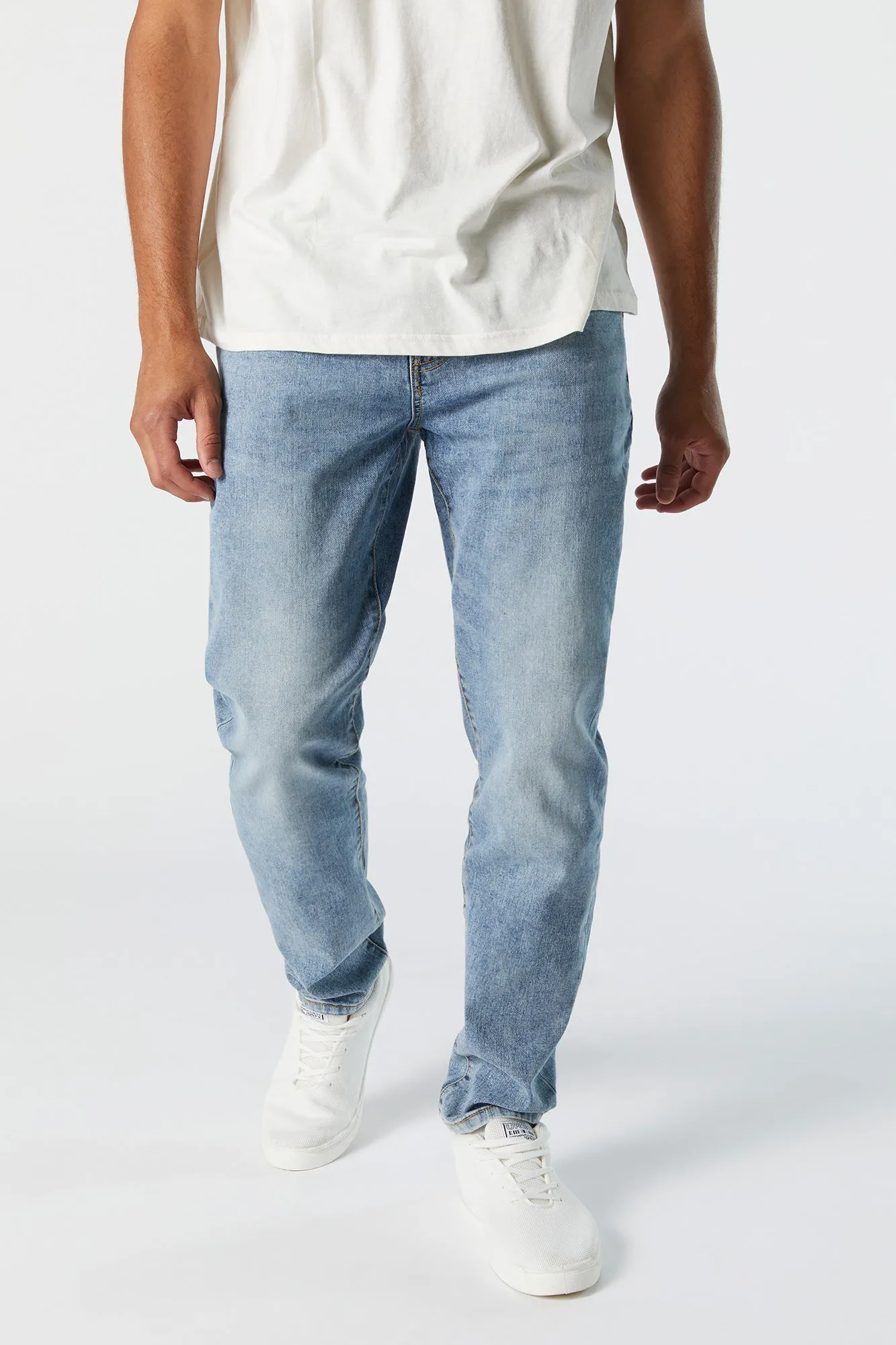 Jean sport délavé pâle sold by Urban Planet