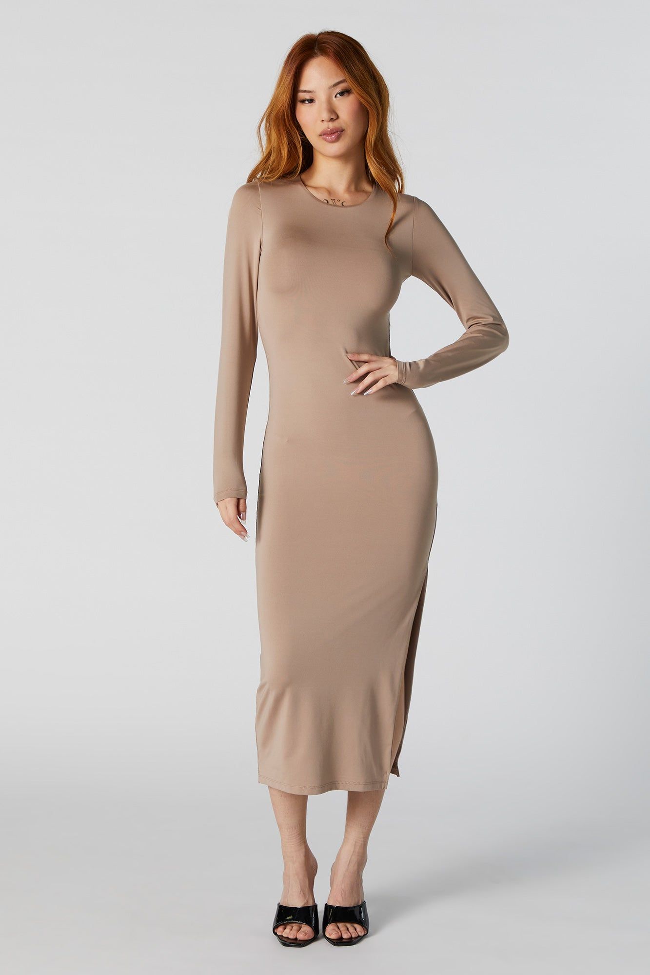 Robe midi profilée avec fente à manches longues sold by Urban Planet product image thumbnail 4