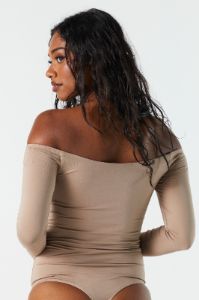 Maillot profilé à épaules dénudées sold by Urban Planet