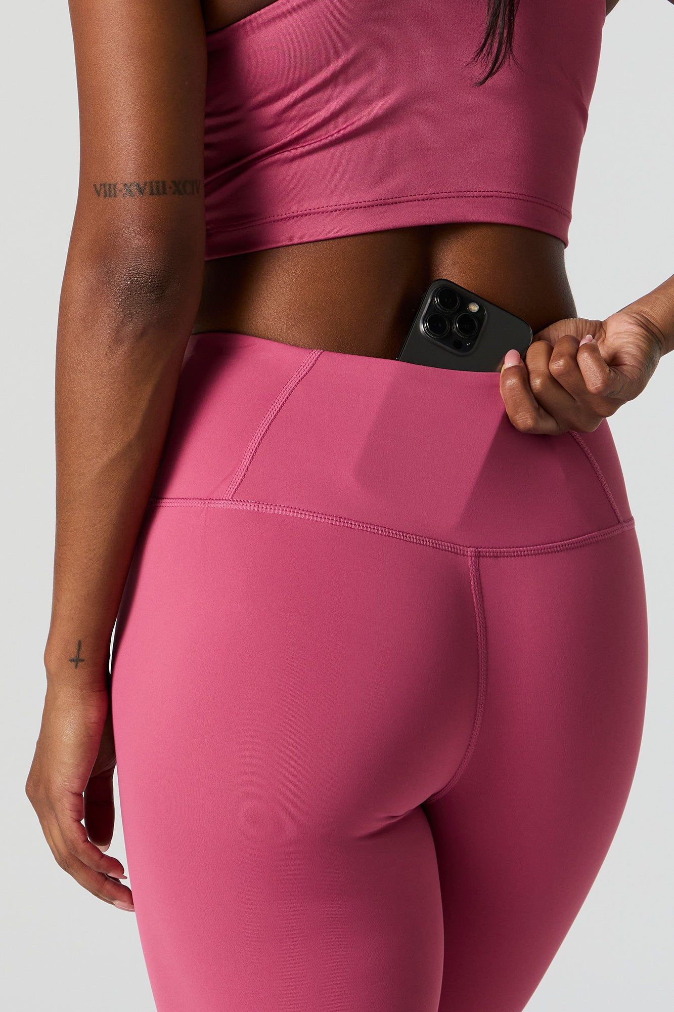 Legging Active à taille haut avec poches arrière sold by Urban Planet product image thumbnail 4