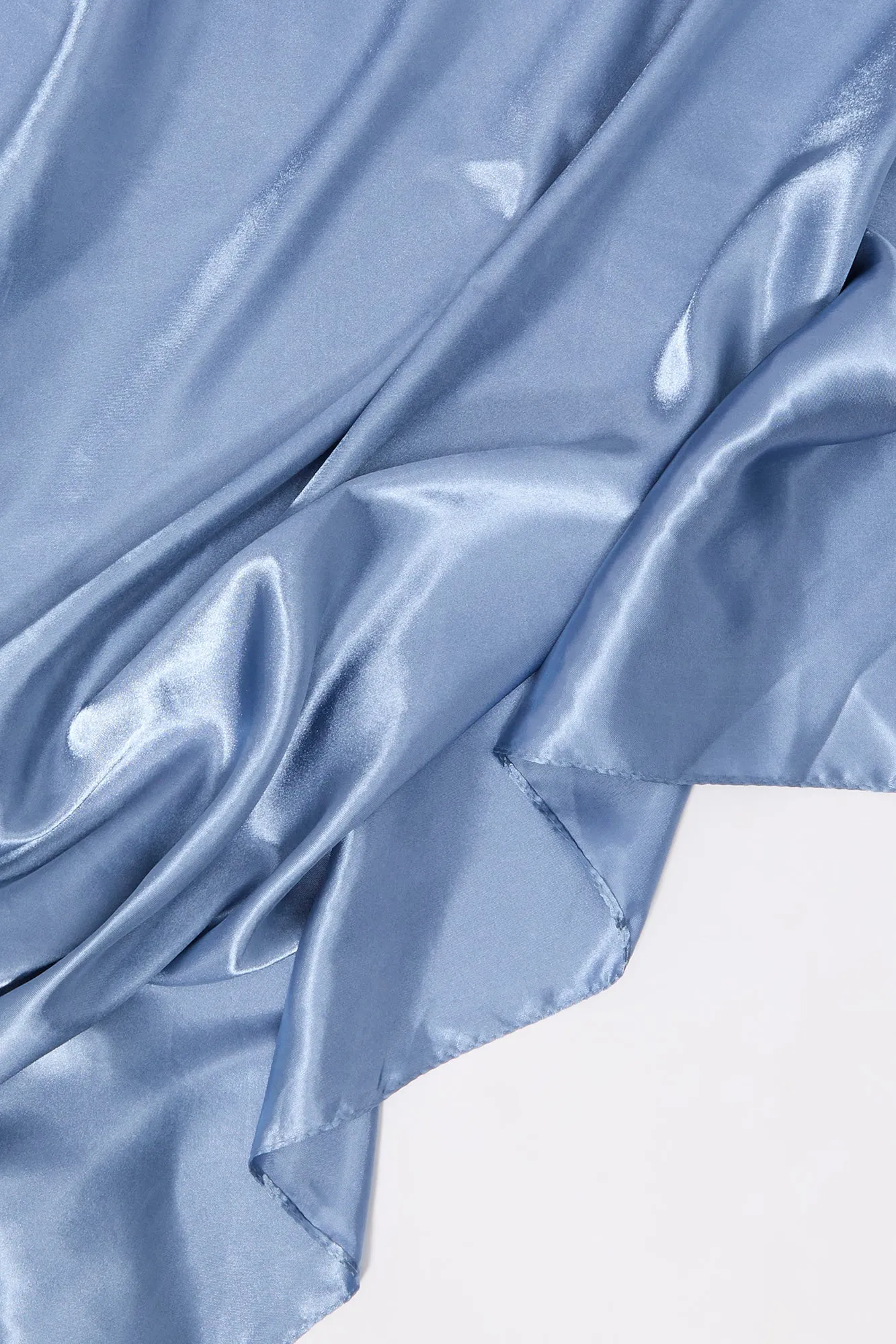 Écharpe en satin uni sold by Urban Planet product image thumbnail 2