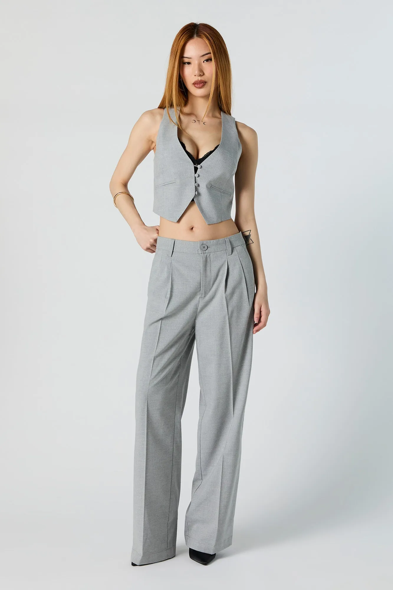 Pantalon habillé plissé à jambe droite sold by Urban Planet