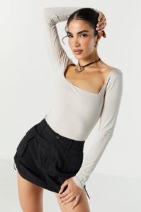 Maillot profilé à manches longues avec encolure carrée sold by Urban Planet