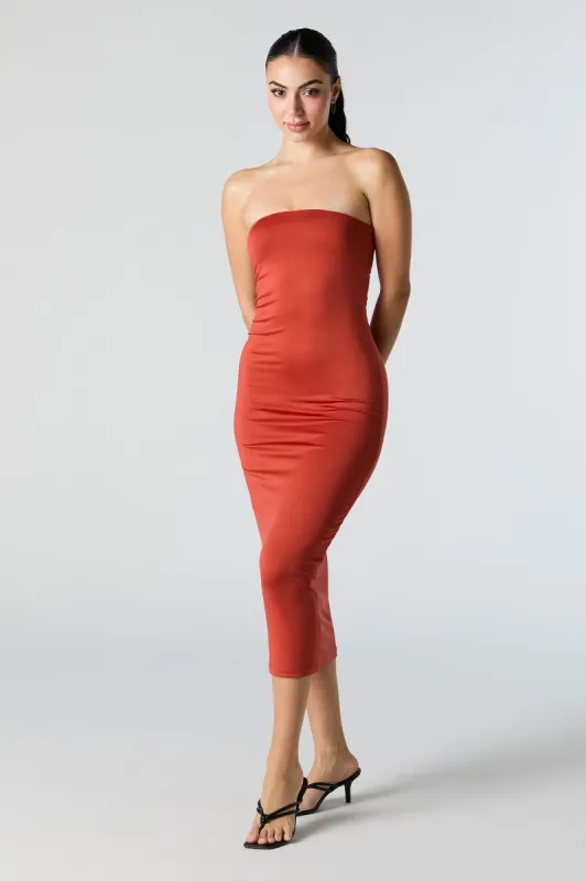Robe midi tubulaire profilée moulante sold by Urban Planet