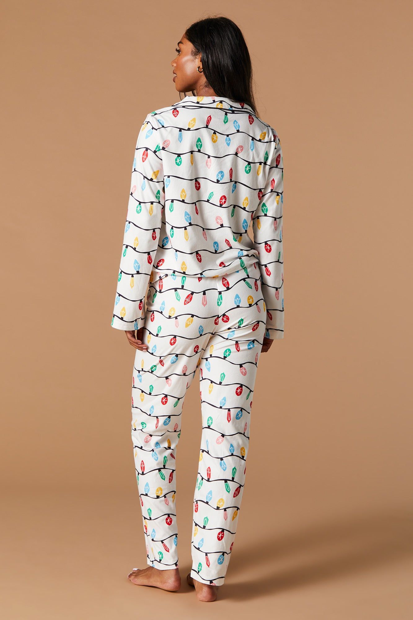 Ensemble pyjama Pyjamas de famille en flanelle à imprimé Lumières de Noël sold by Urban Planet product image thumbnail 3