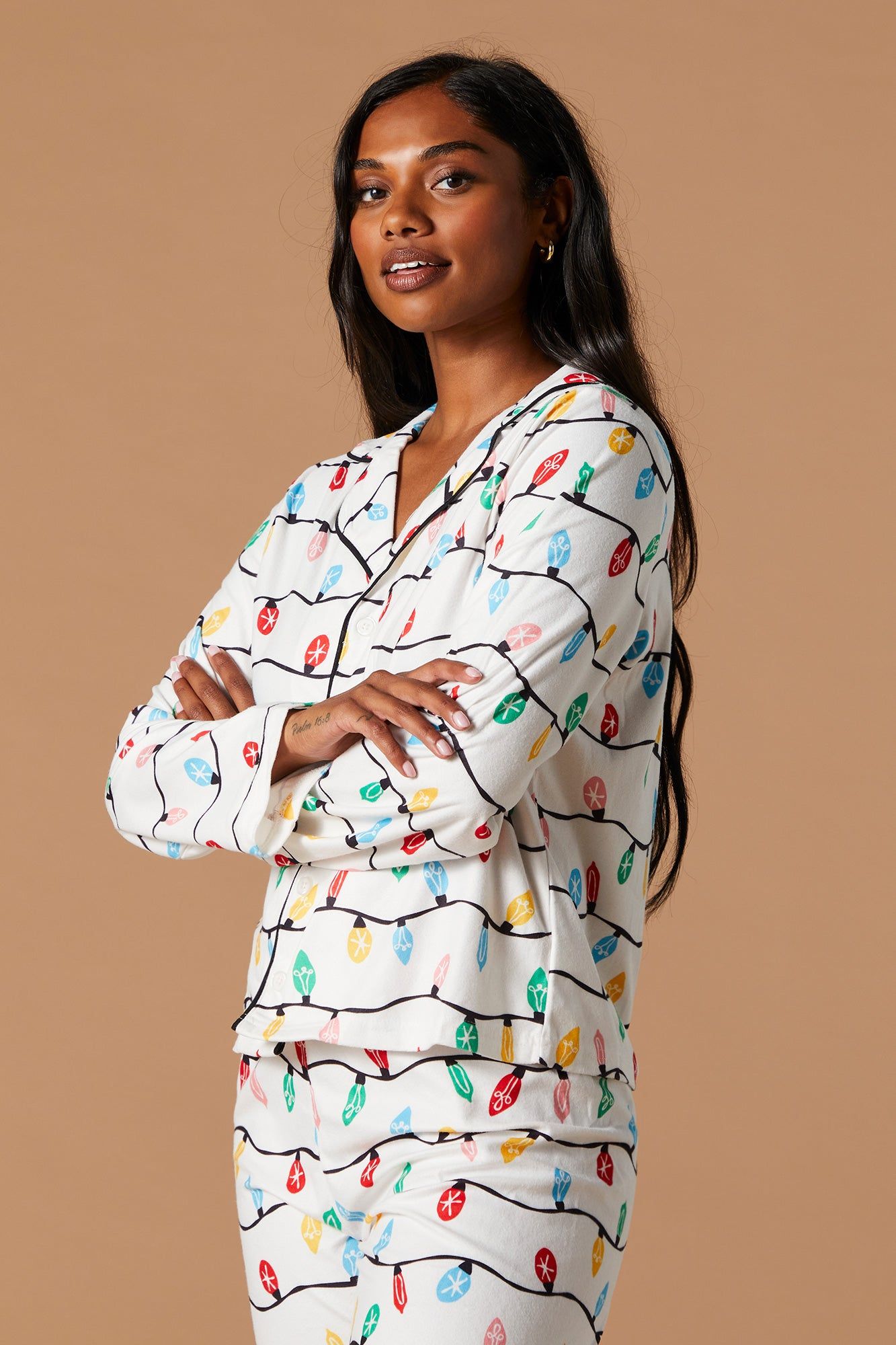 Ensemble pyjama Pyjamas de famille en flanelle à imprimé Lumières de Noël sold by Urban Planet product image thumbnail 2