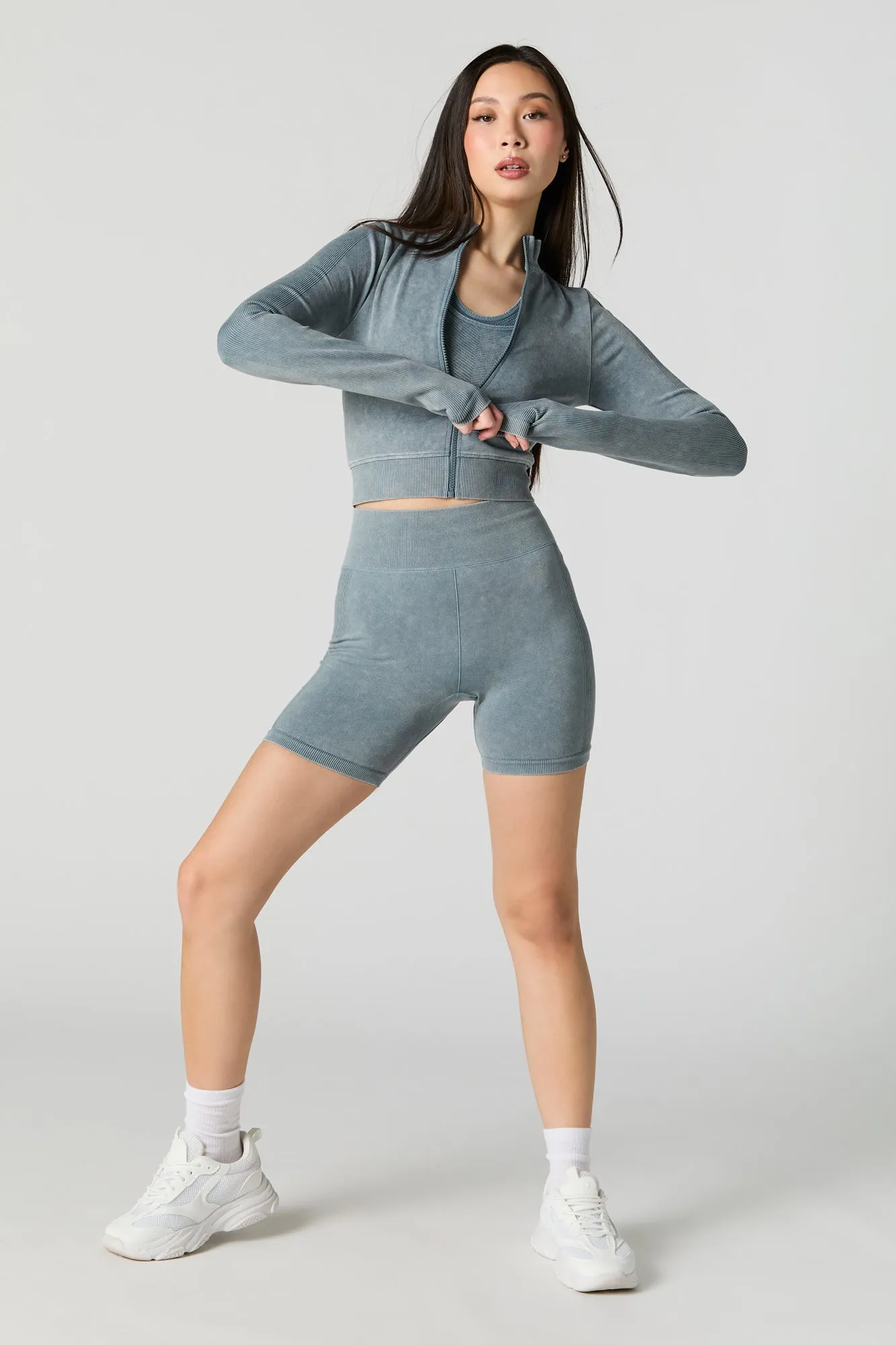 Haut Active délavé à manches longues avec fermeture à glissière sold by Urban Planet product image thumbnail 3