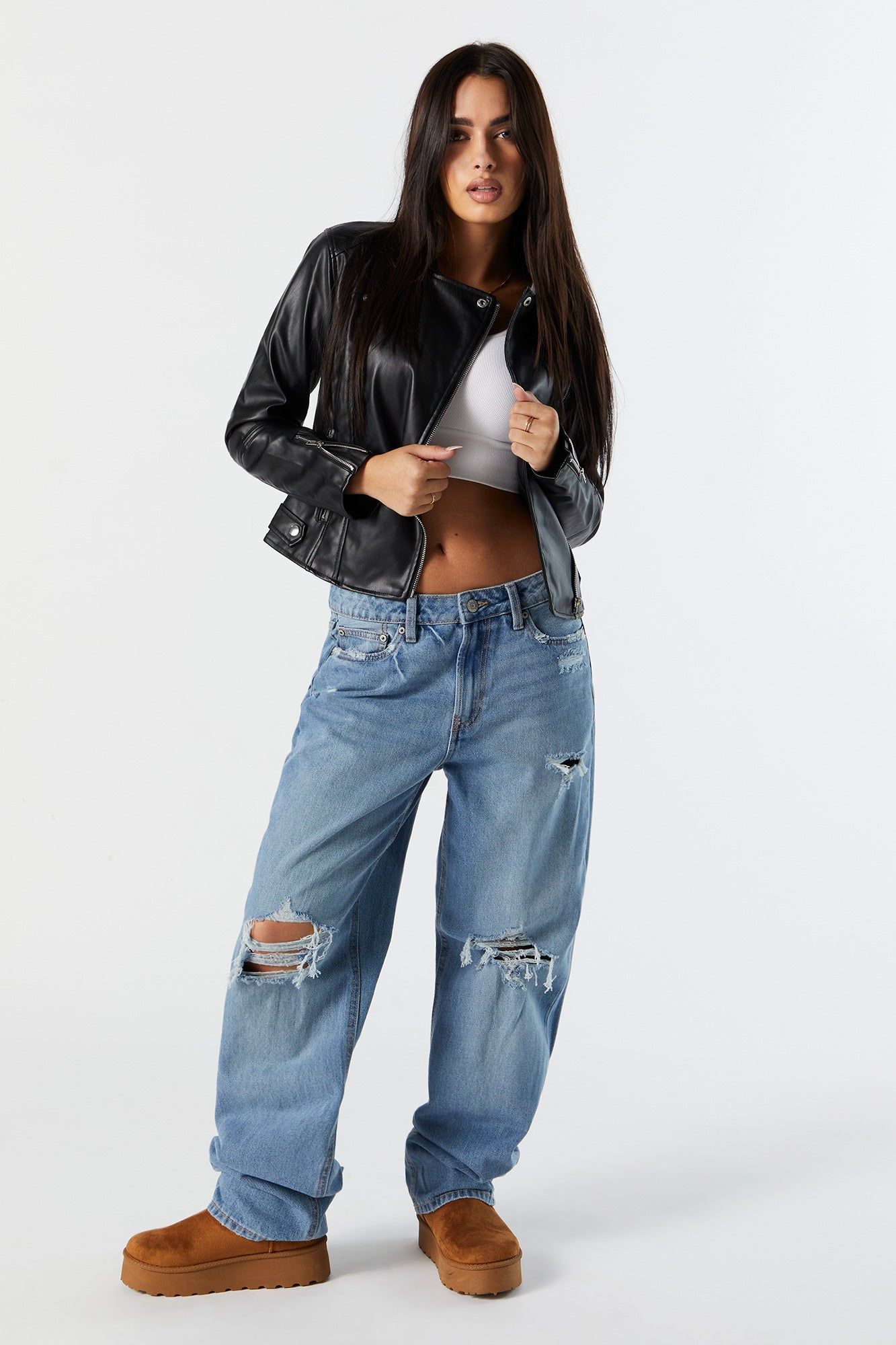 Jean ample d'aspect usé délavé moyen à taille basse sold by Urban Planet product image thumbnail 4