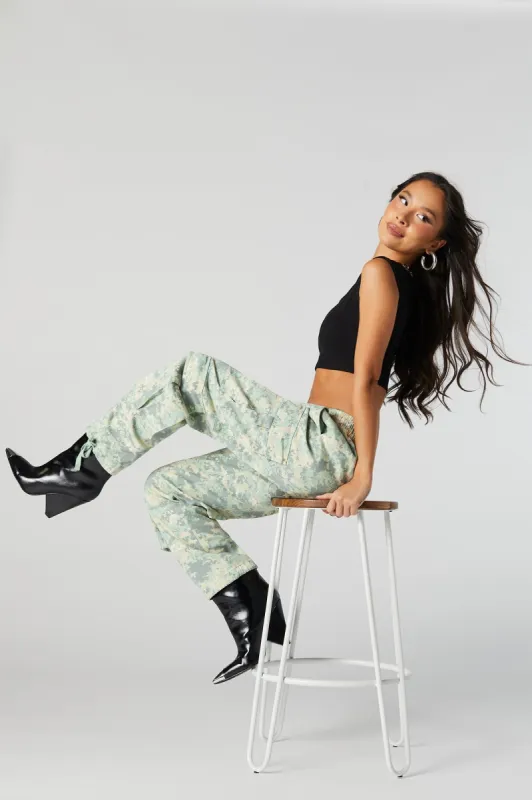 Jogger cargo imprimé avec poches multiples sold by Urban Planet