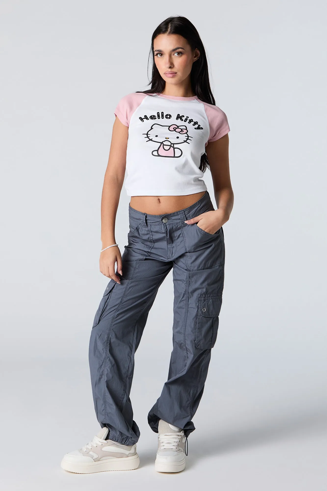 T-shirt raglan ultracourt à imprimé Hello Kitty avec pierres du Rhin sold by Urban Planet product image thumbnail 3