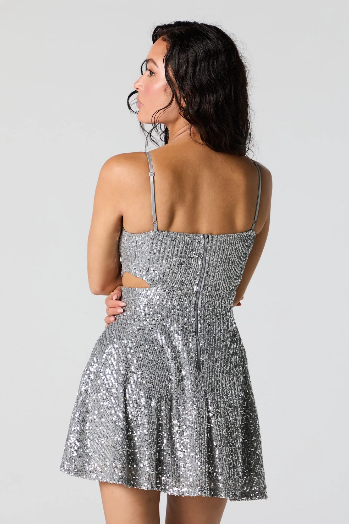 Minirobe à jupe virevoltante avec découpes et paillettes sold by Urban Planet product image thumbnail 2