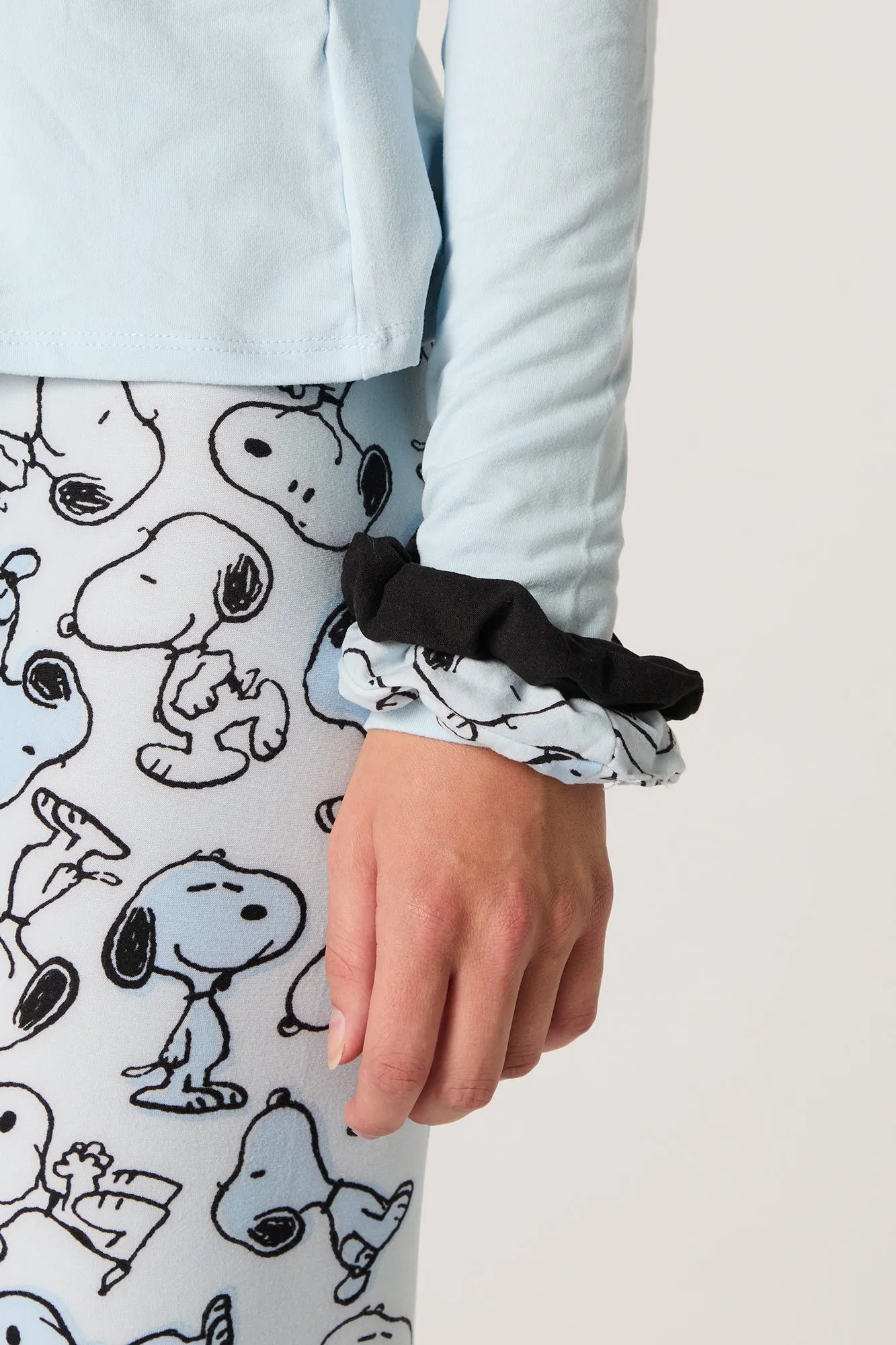 Snoopy Long Sleeve Top & Legging 2 Piece Pajama Set sold by Urban Planet product image thumbnail 5
