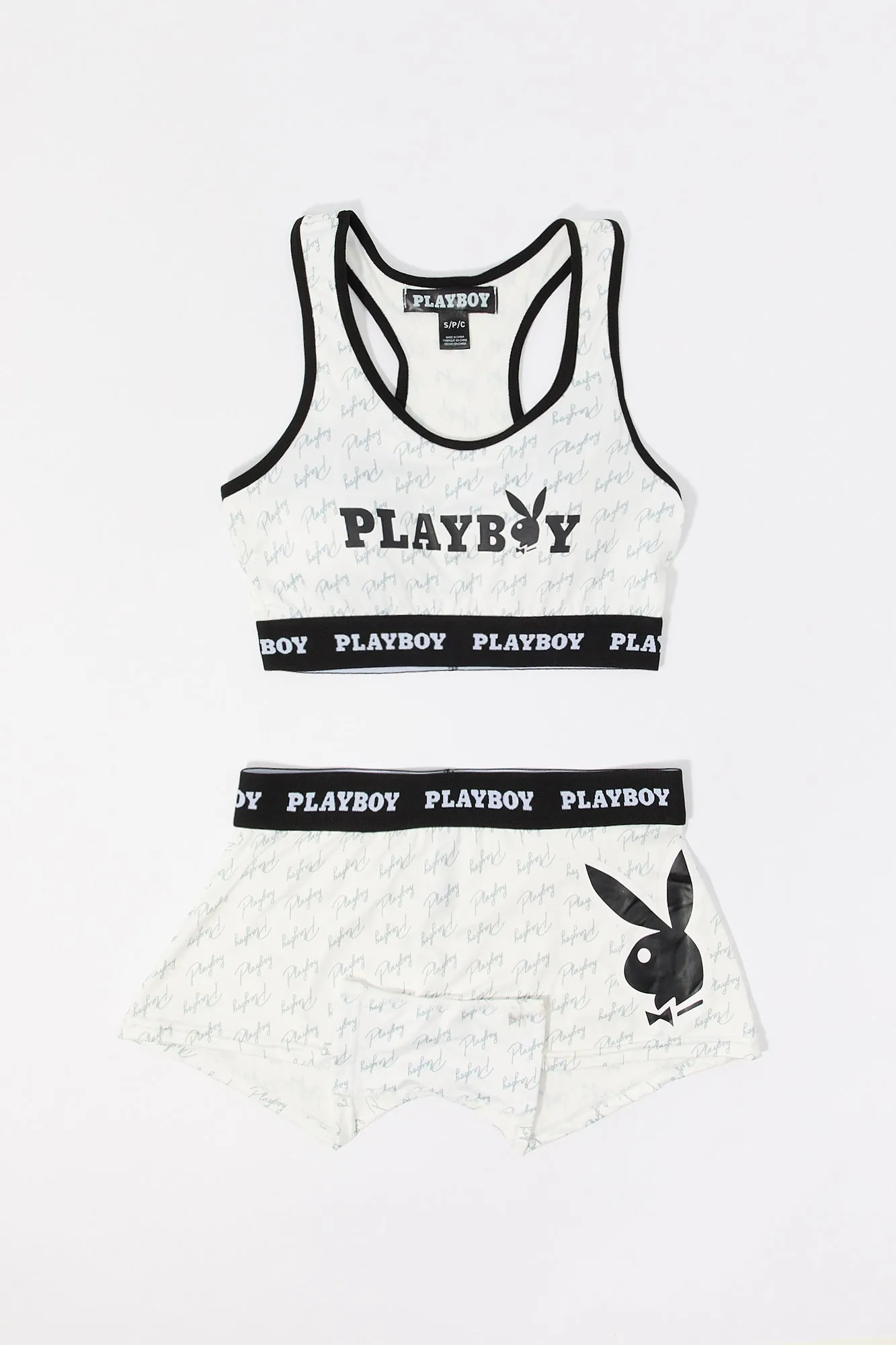 Ensemble avec soutien-gorge de sport et short à imprimé Playboy sold by Urban Planet product image thumbnail 4