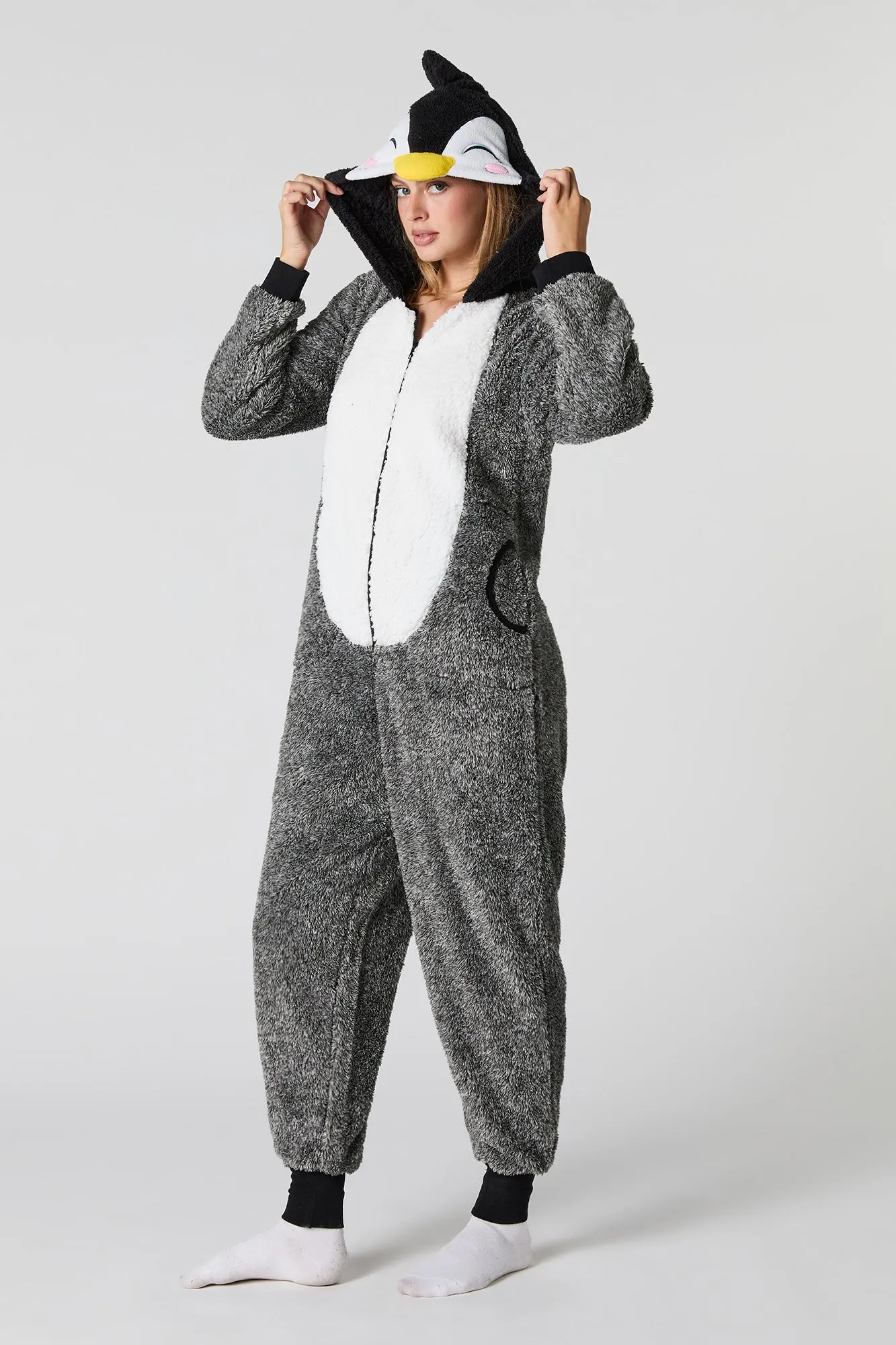 Combinaison en peluche Pingouin 3D sold by Urban Planet product image thumbnail 2