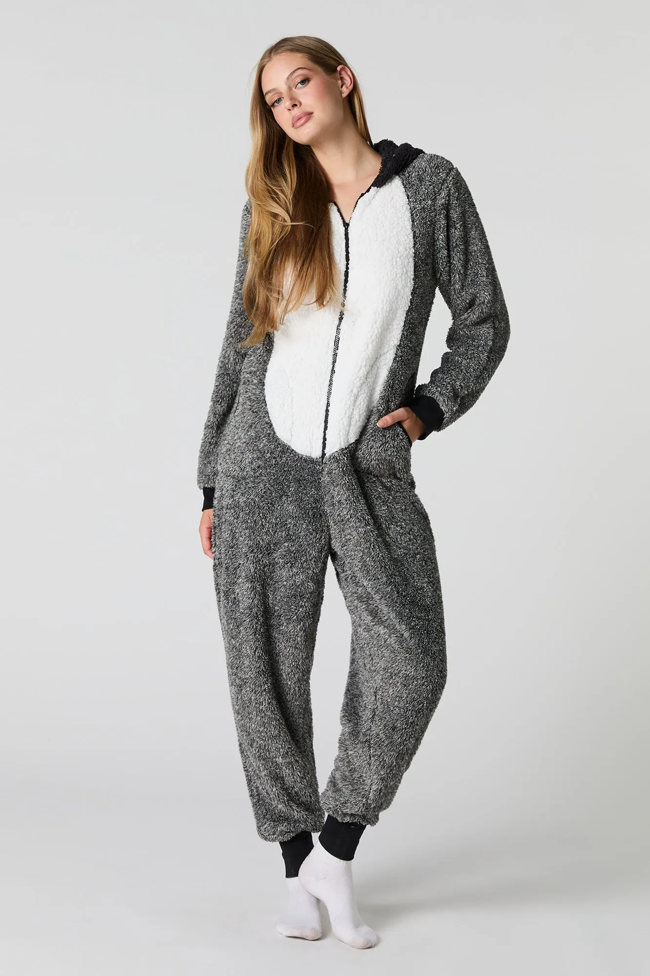 Combinaison en peluche Pingouin 3D sold by Urban Planet