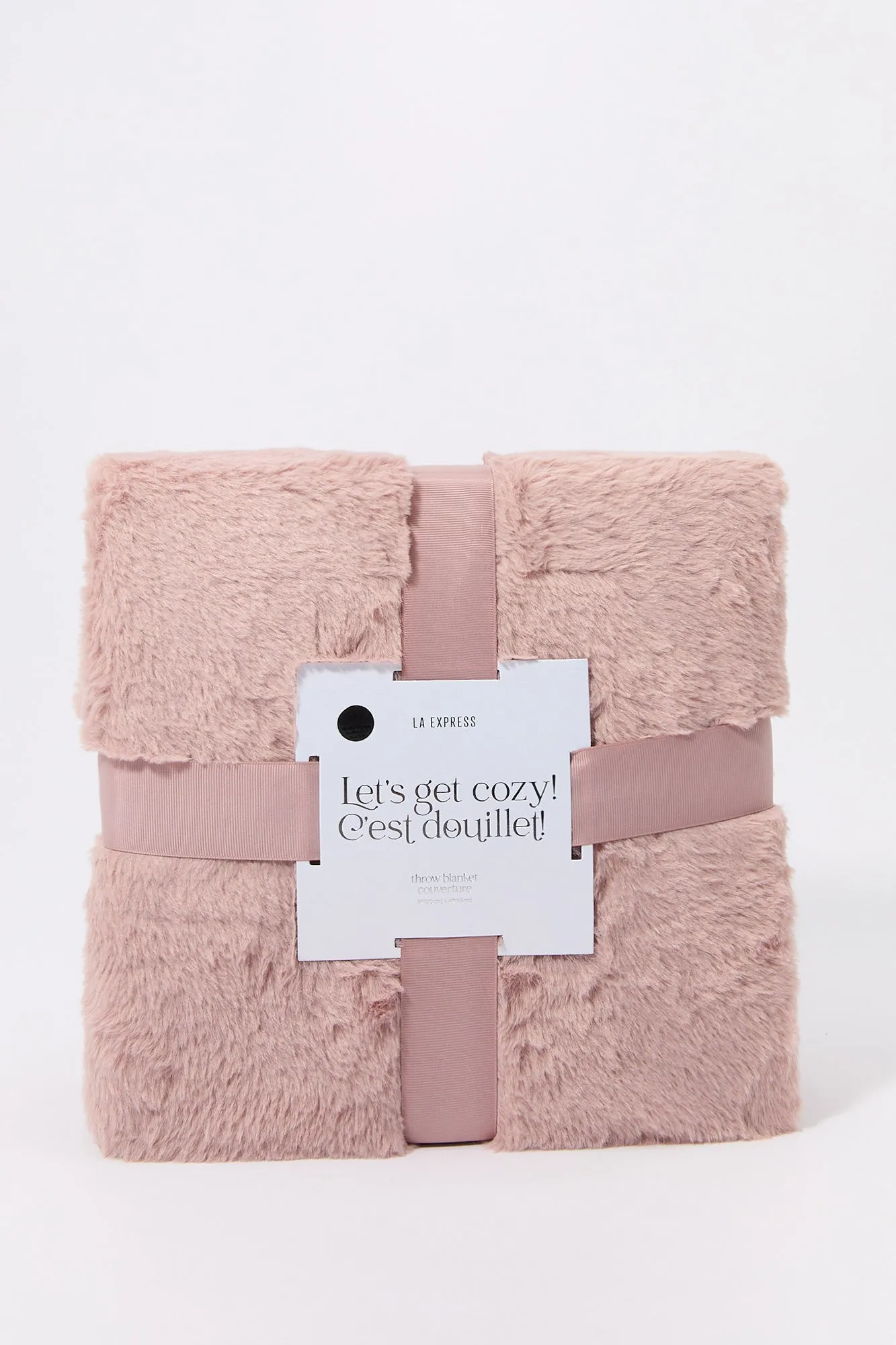 Jeté en similifourrure sold by Urban Planet