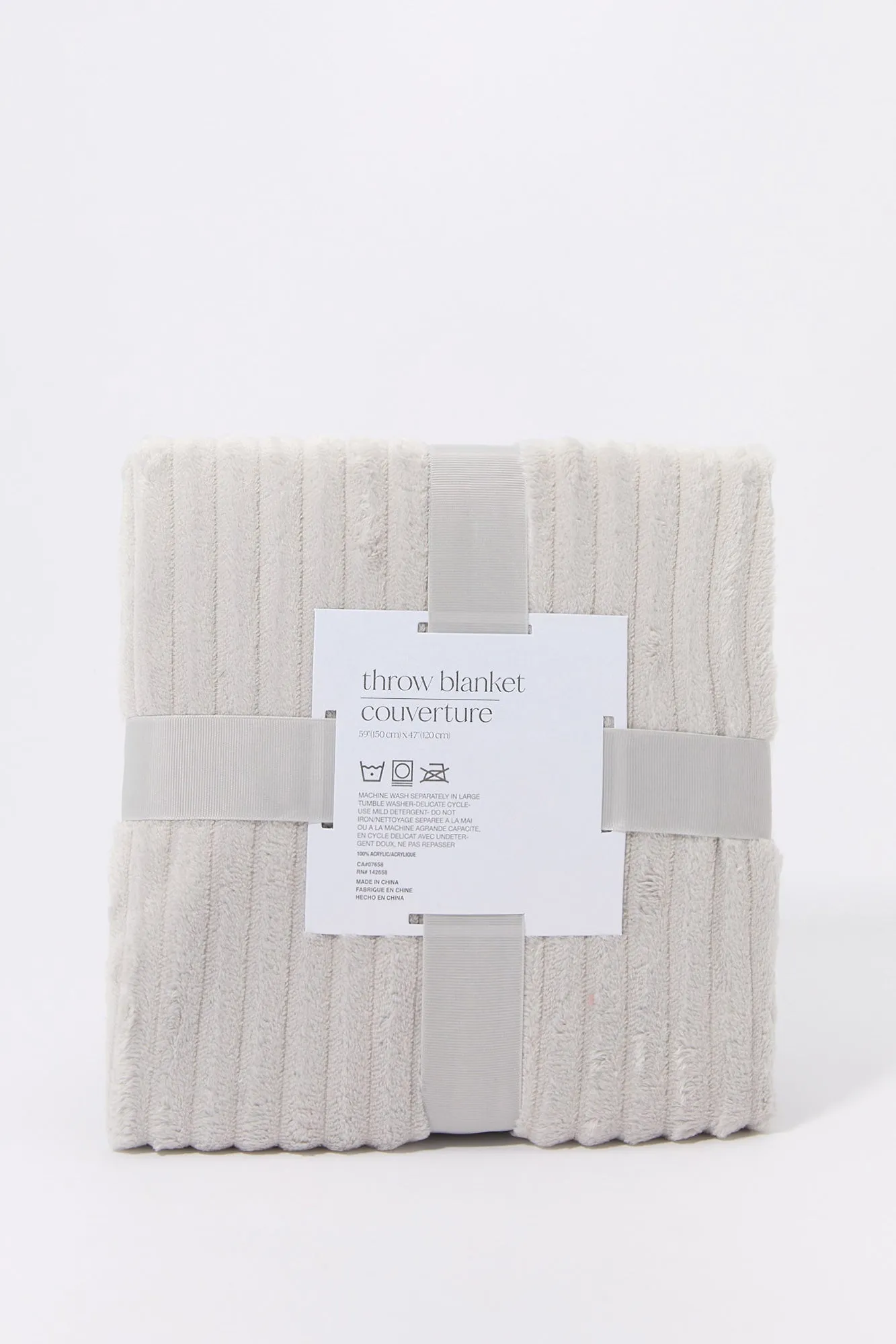 Jeté en similifourrure côtelée sold by Urban Planet product image thumbnail 5