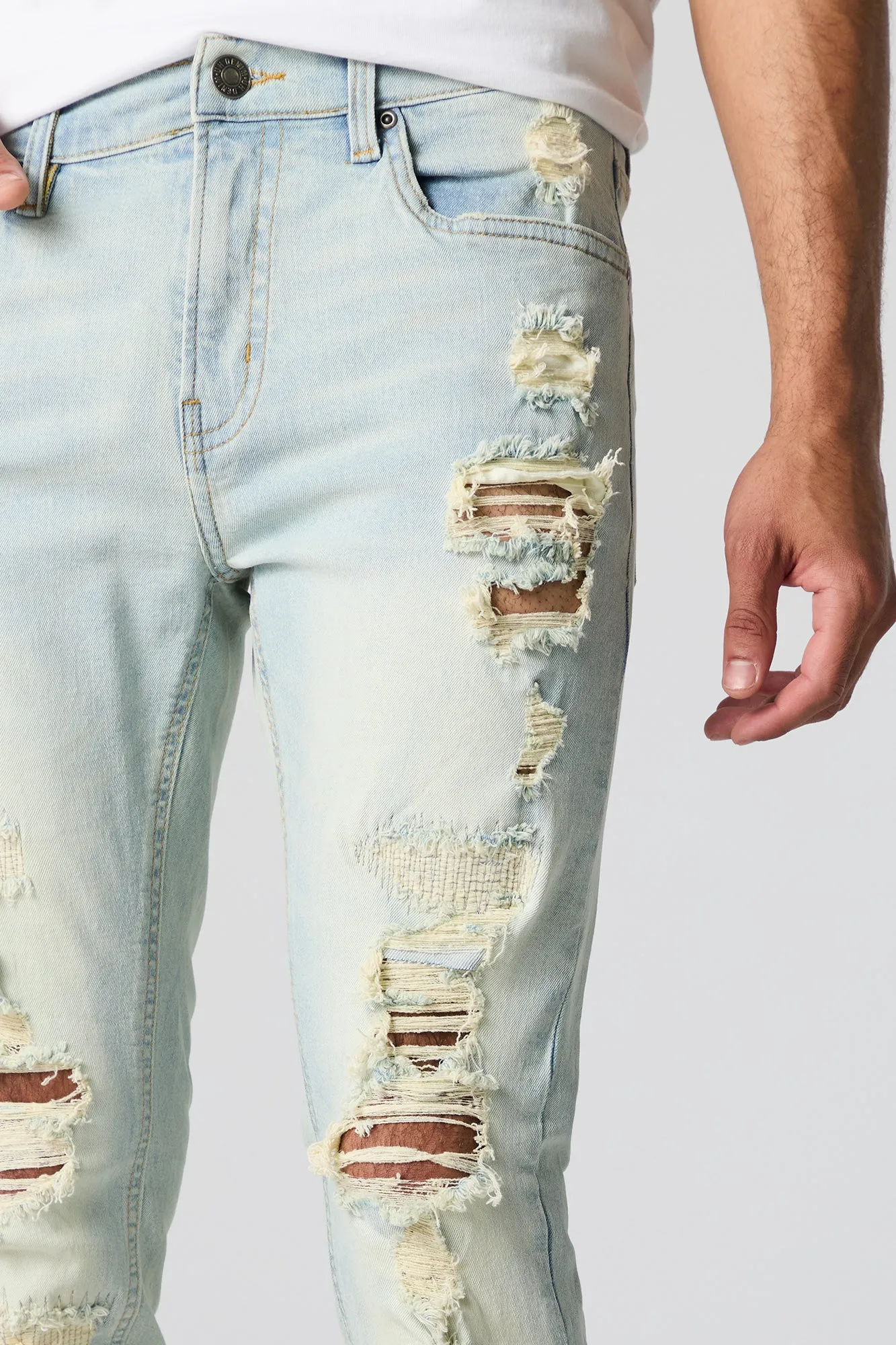 Jean ajusté d'aspect usé délavé pâle sold by Urban Planet product image thumbnail 4