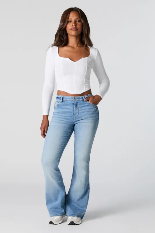 Jean Austin à jambe évasée délavé moyen à taille haute sold by Urban Planet