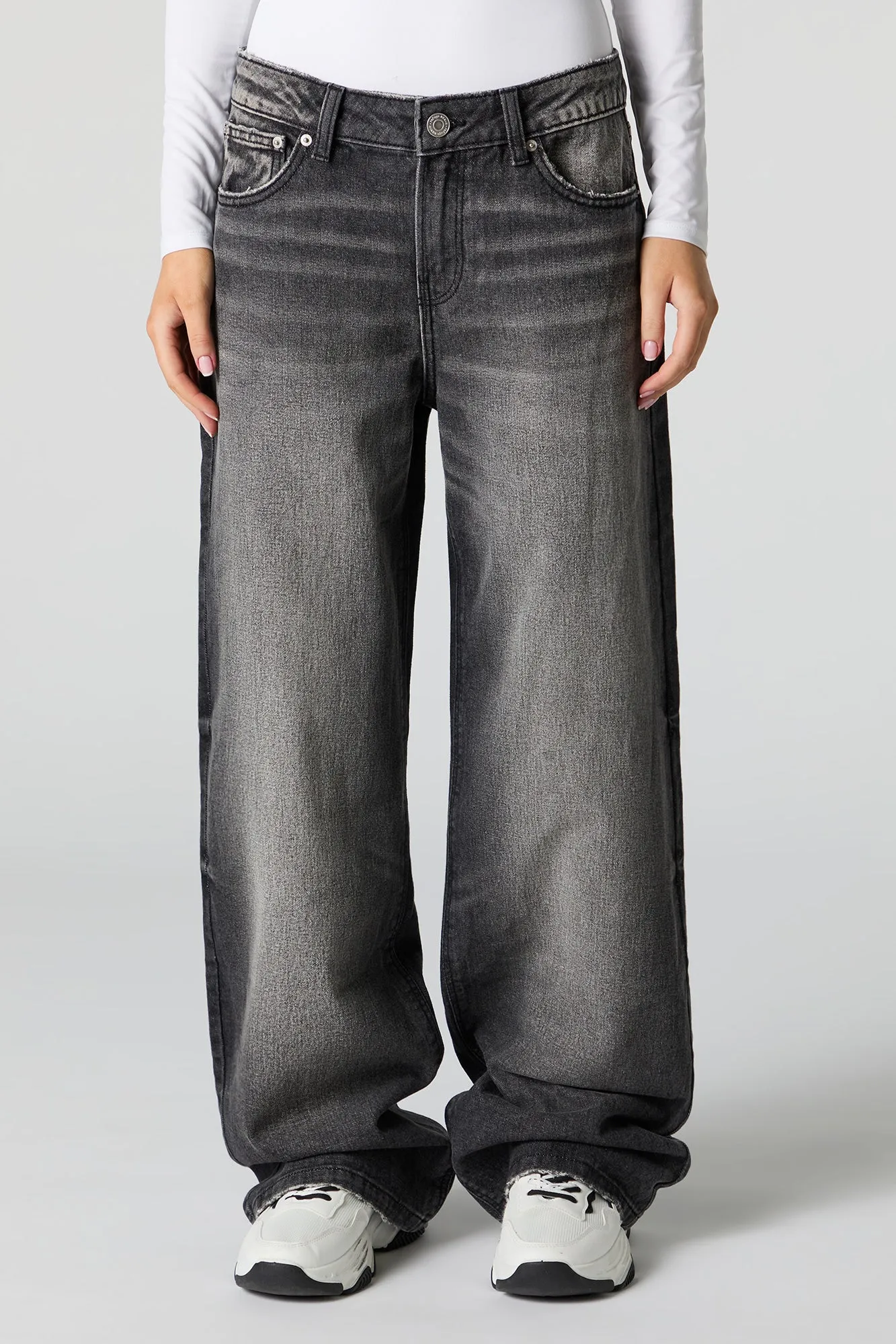 Jean de planchiste délavé vintage noir à taille basse sold by Urban Planet product image thumbnail 2