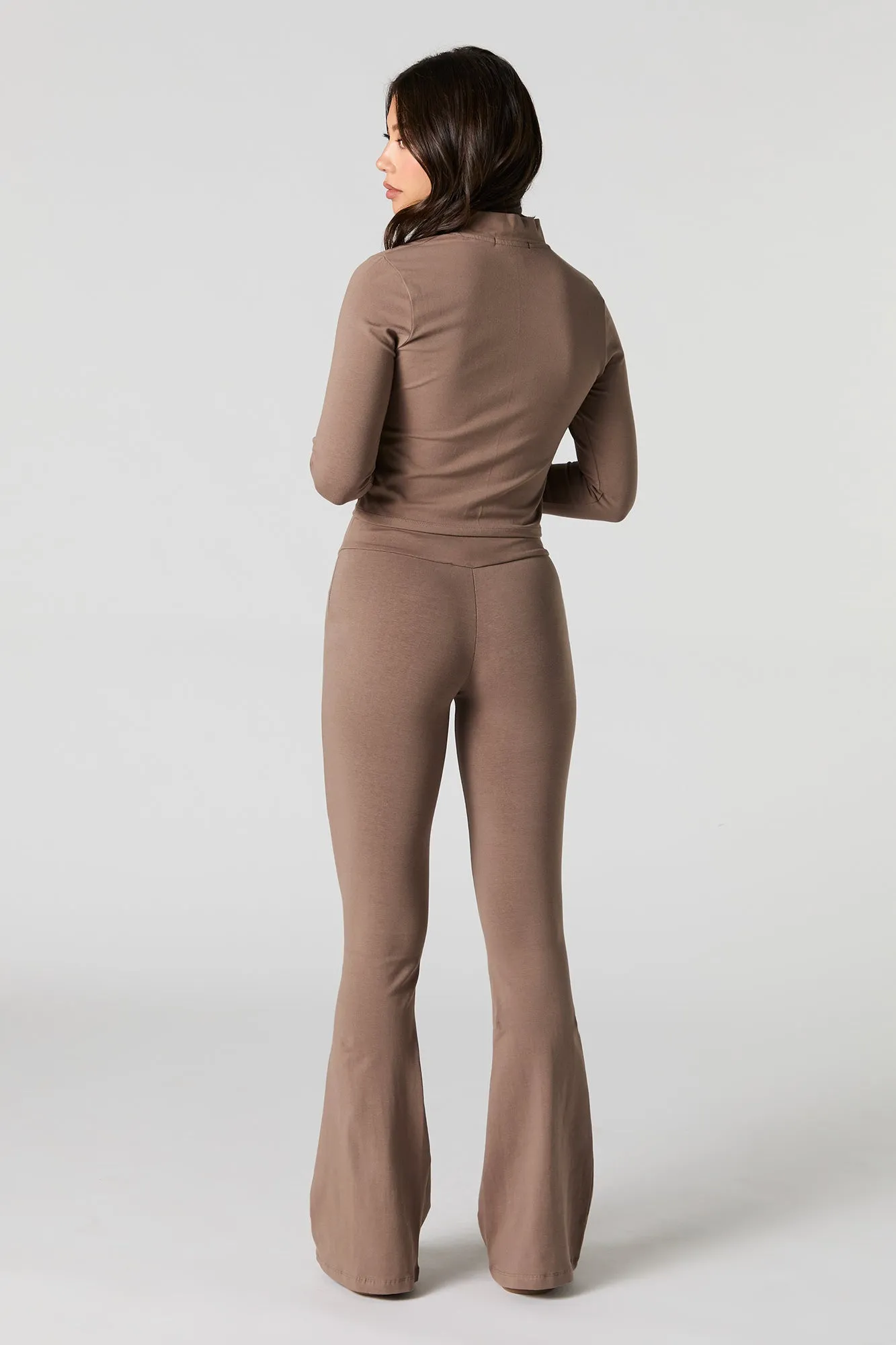 Pantalon Active à jambe évasée avec taille en V sold by Urban Planet product image thumbnail 3