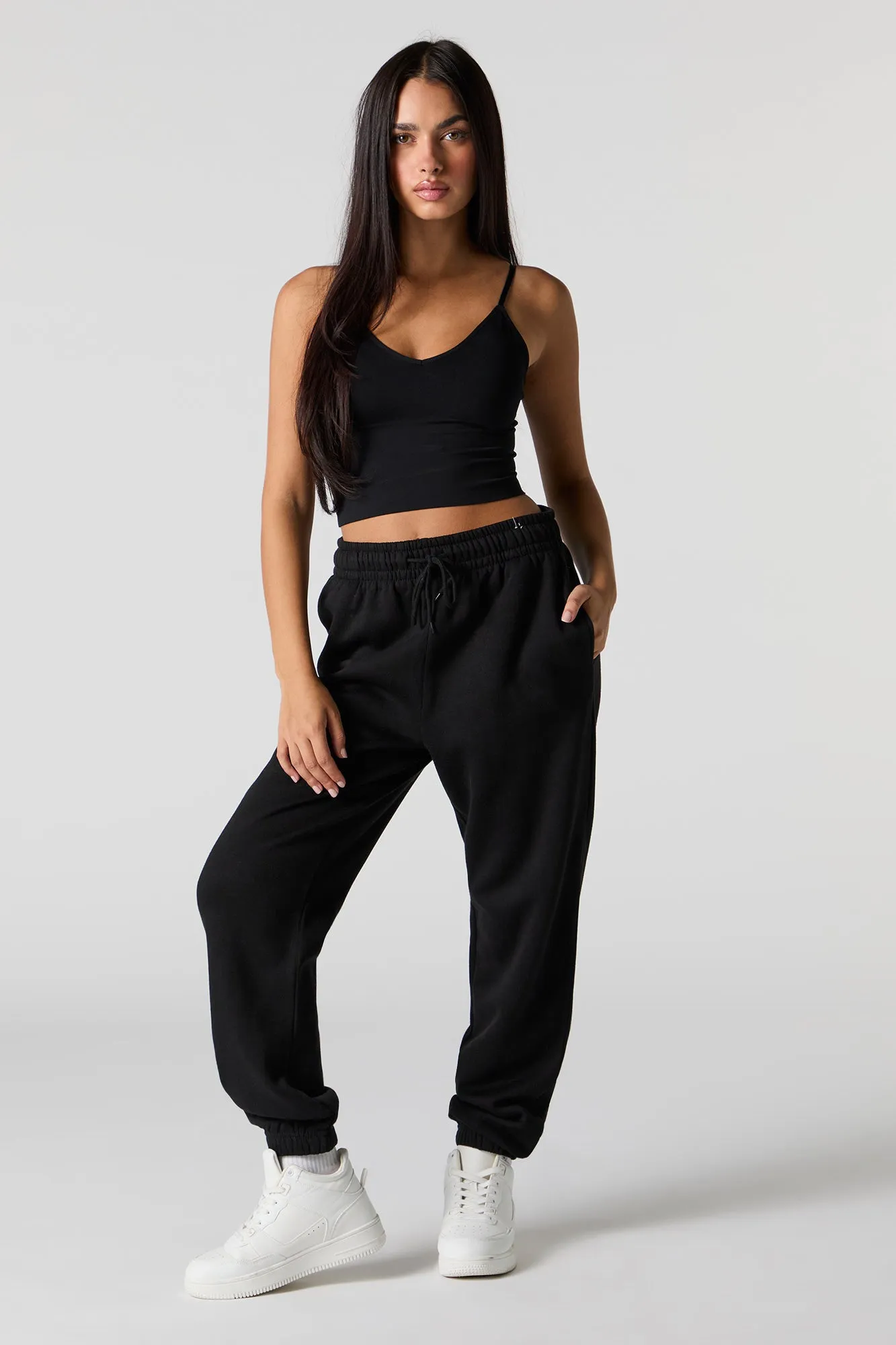 Camisole sans couture avec bonnets intégrés et encolure en V sold by Urban Planet product image thumbnail 4