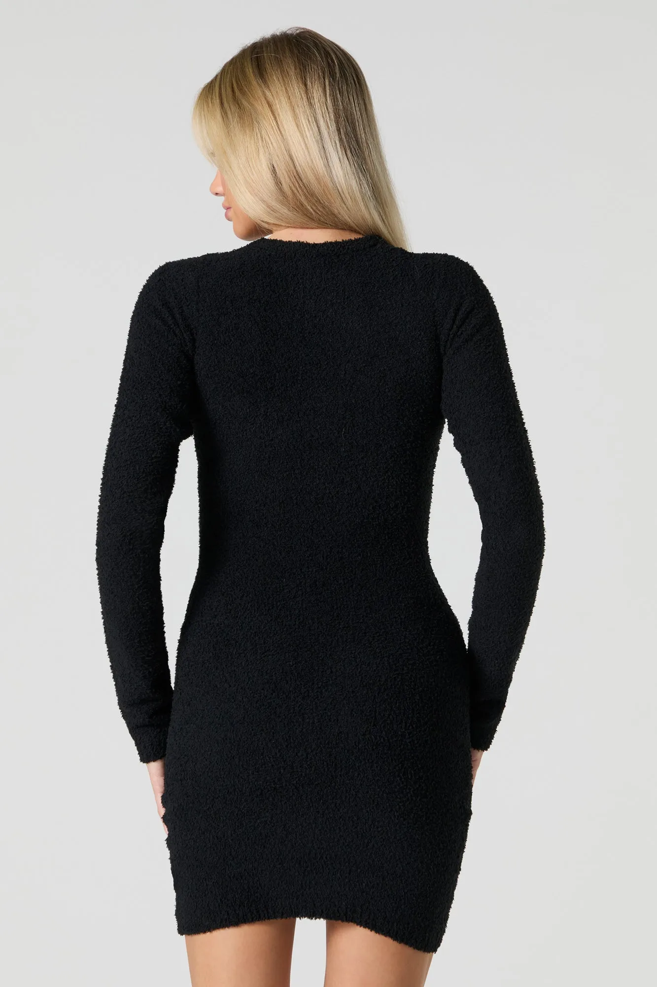 Minirobe en tricot pelucheux à manches longues avec encolure en V sold by Urban Planet product image thumbnail 5