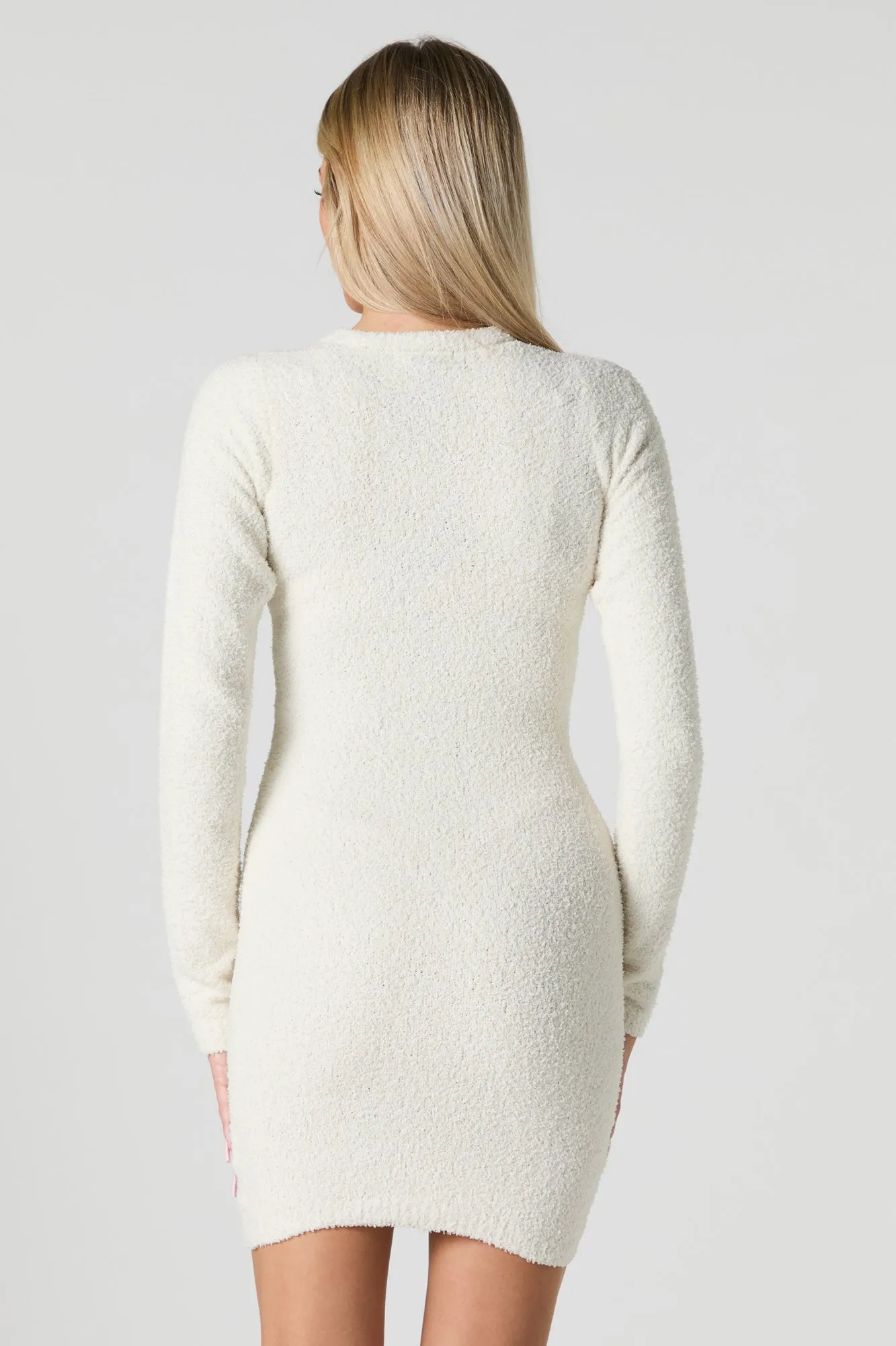 Minirobe en tricot pelucheux à manches longues avec encolure en V sold by Urban Planet product image thumbnail 2