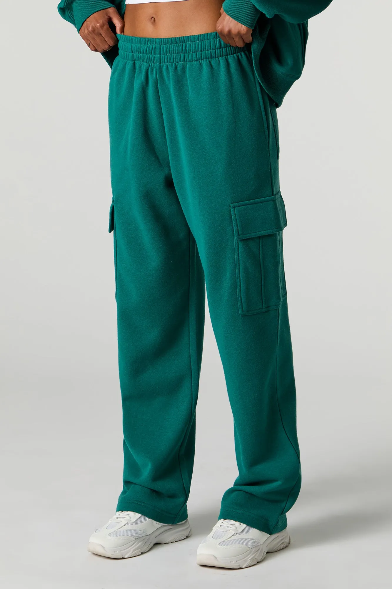 Pantalon d'entraînement cargo à jambe large en molleton uni sold by Urban Planet product image thumbnail 2