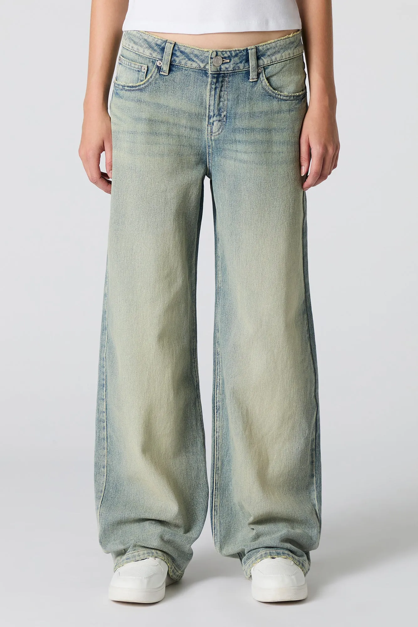 Jean de planchiste délavé vintage pâle à taille basse sold by Urban Planet product image thumbnail 2