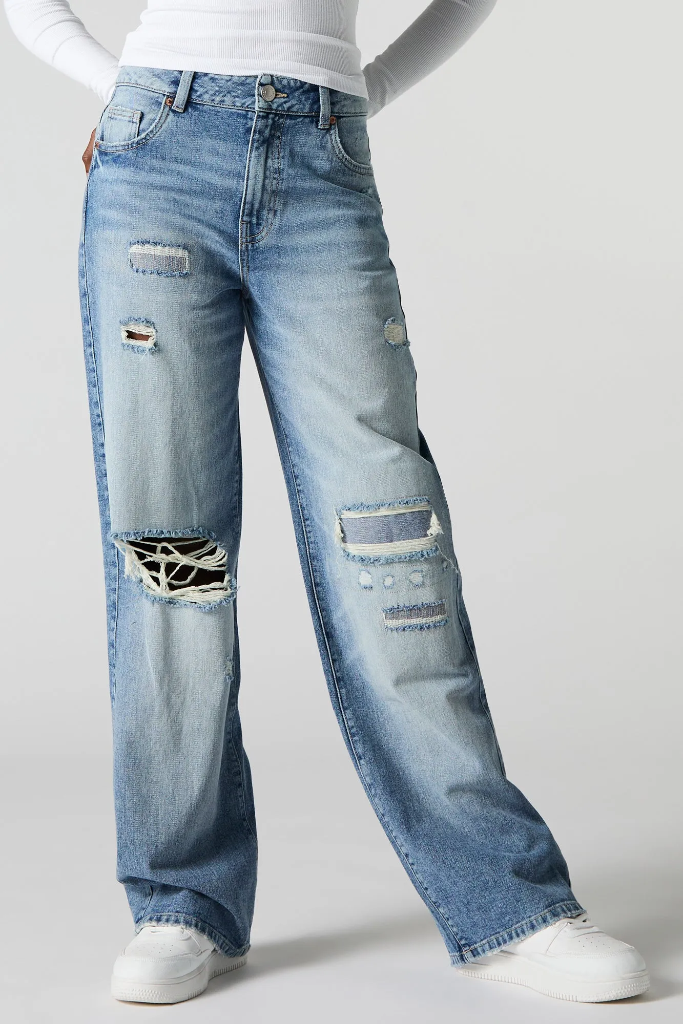 Jean jambe large d'aspect usé sold by Urban Planet product image thumbnail 2