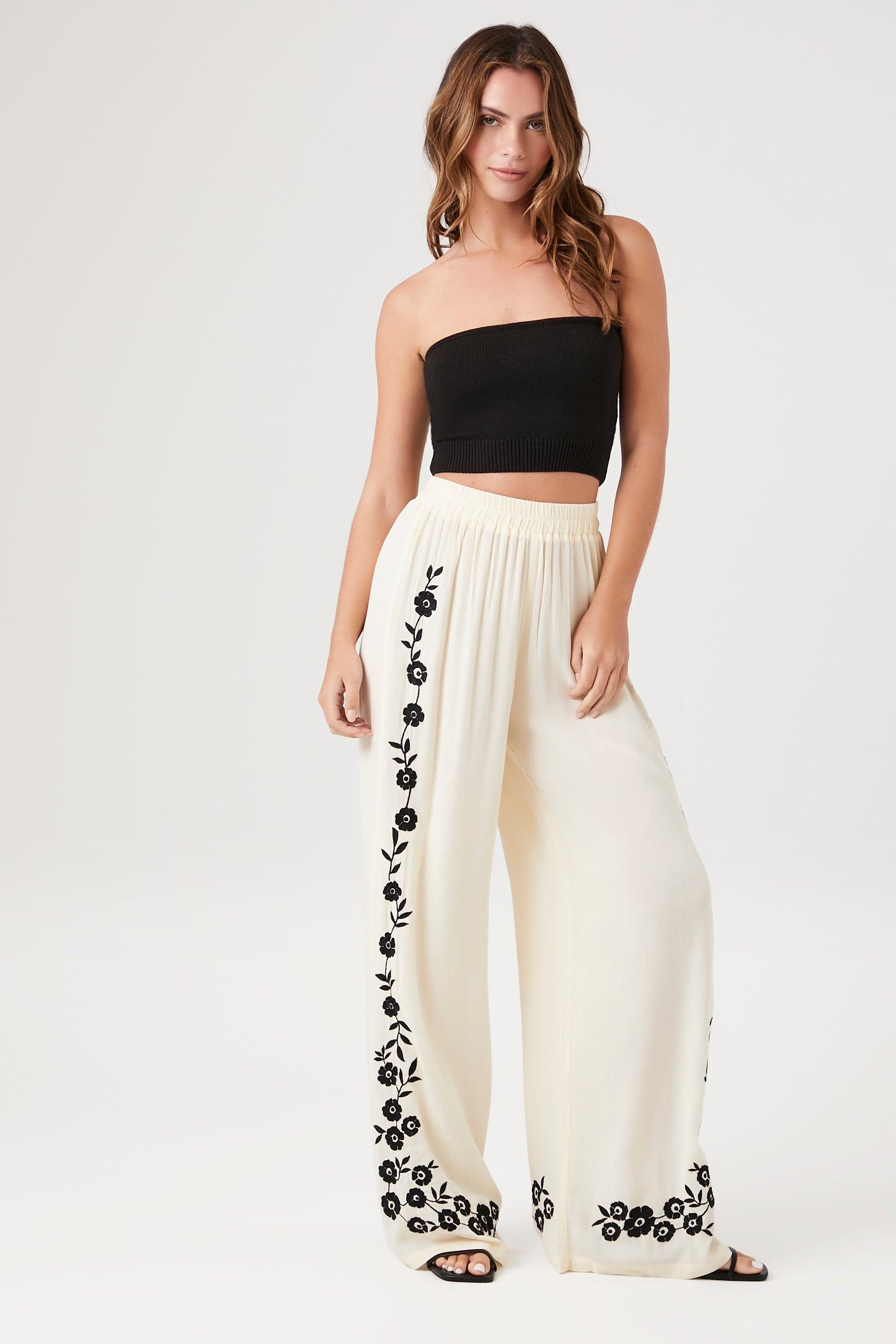 Pantalon à jambe large avec motif brodé floral sold by Urban Planet product image thumbnail 5