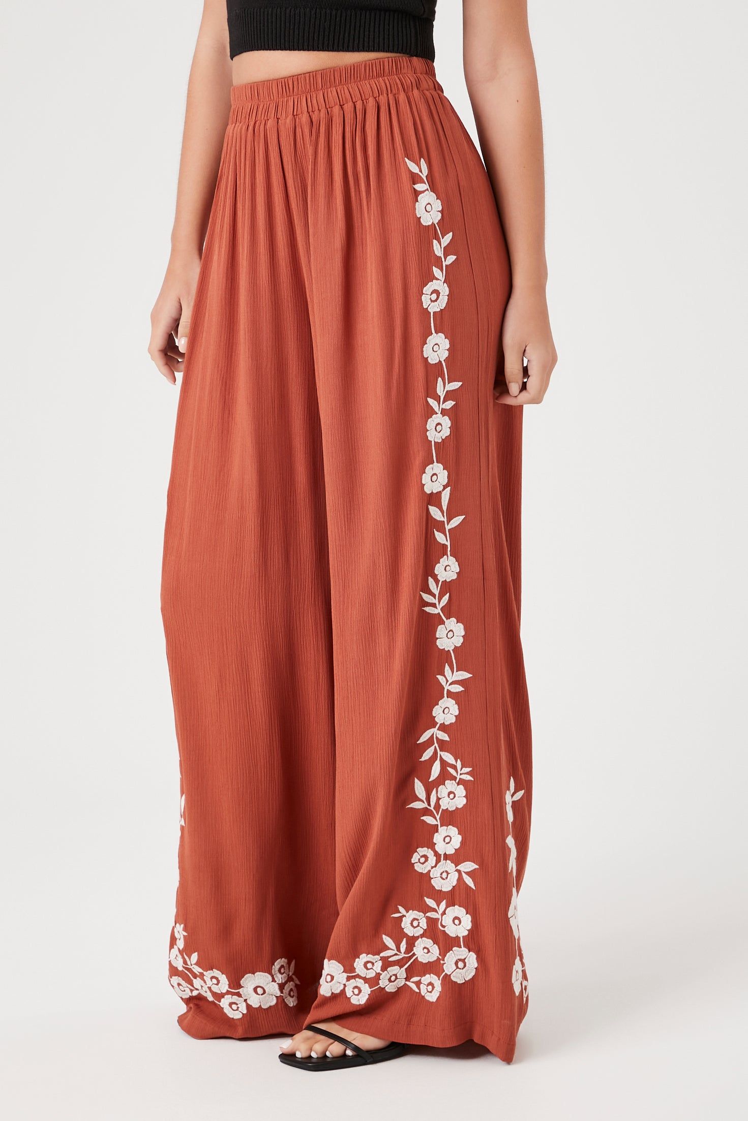 Pantalon à jambe large avec motif brodé floral sold by Urban Planet product image thumbnail 4