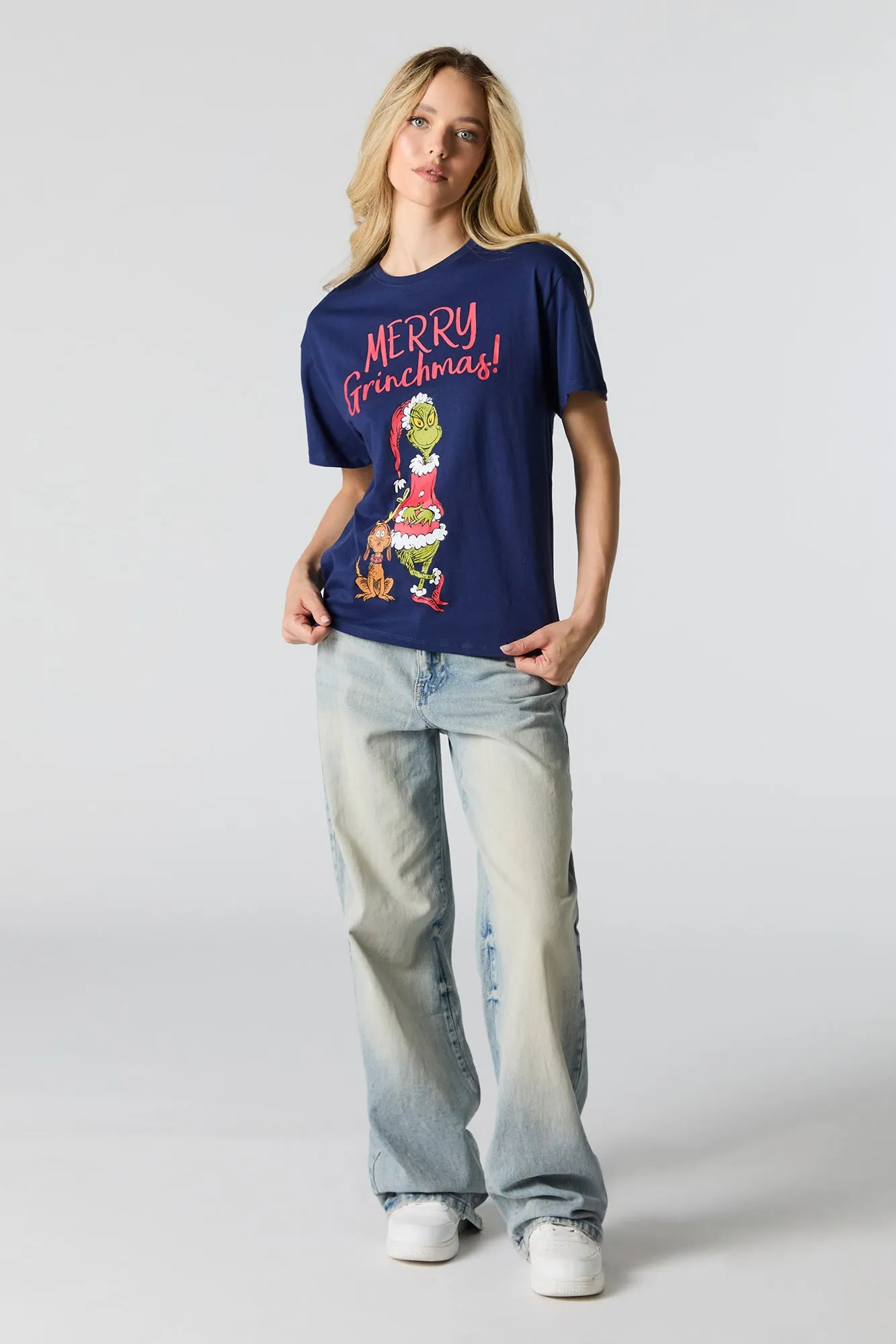 T-shirt de coupe garçonne à imprimé Merry Grinchmas sold by Urban Planet product image thumbnail 2