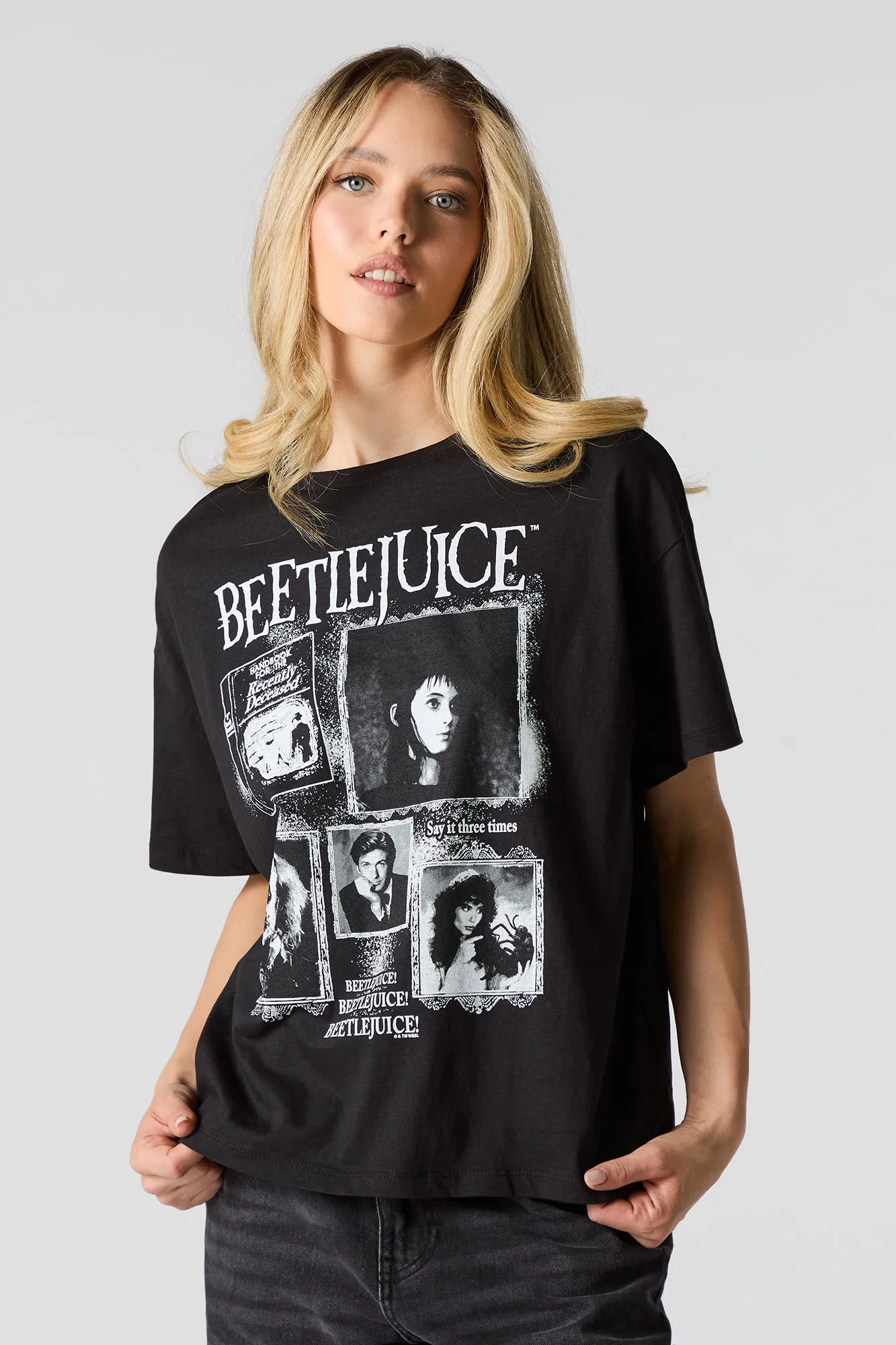 T-shirt de coupe garçonne à imprimé Beetlejuice sold by Urban Planet