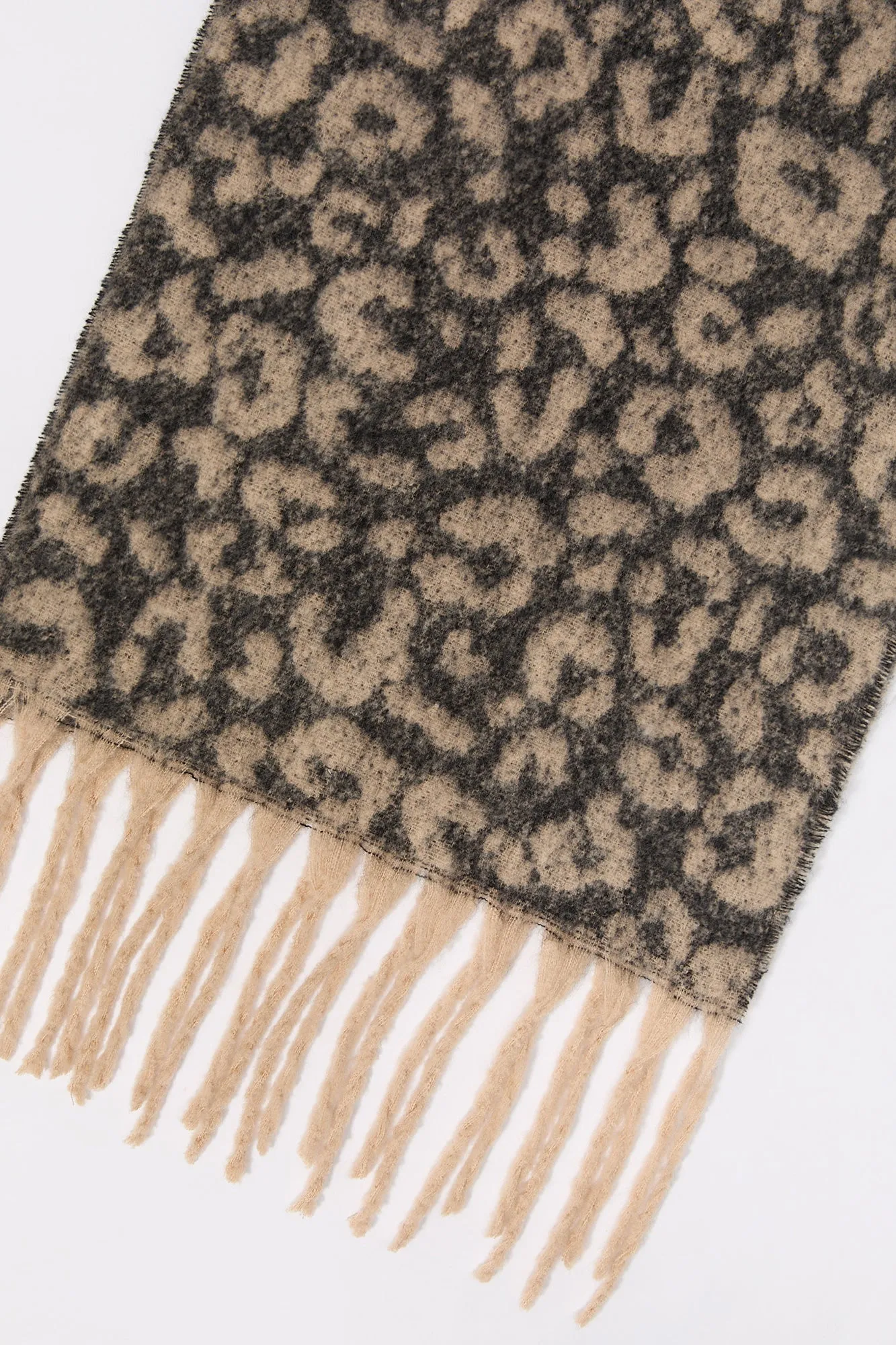 Écharpe à imprimé Status sold by Urban Planet product image thumbnail 4