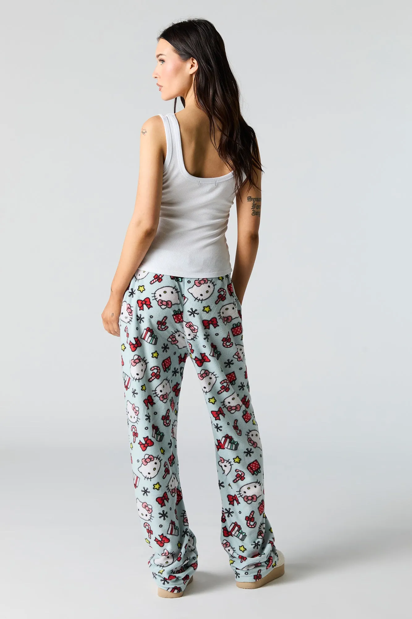 Pantalon de pyjama pelucheux de Noël à imprimé Hello Kitty sold by Urban Planet product image thumbnail 3