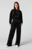 Pantalon en molleton à jambes larges en velours sold by Urban Planet