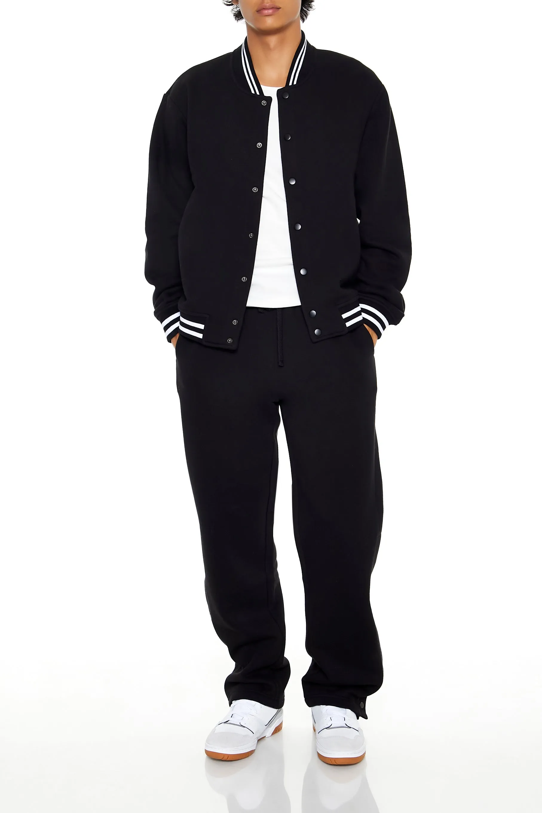 Pantalon d'entraînement rayé de style universitaire en molleton sold by Urban Planet product image thumbnail 2