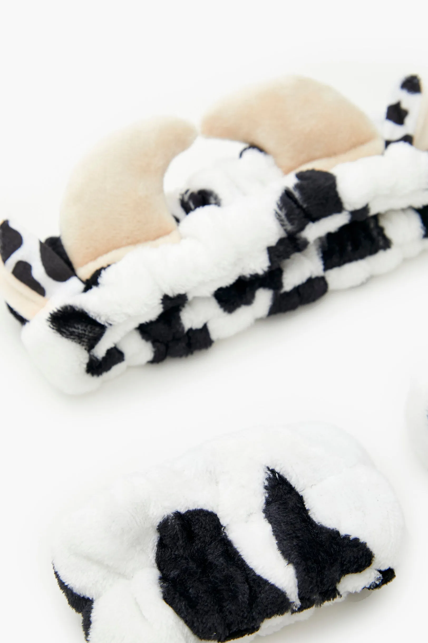 Ensemble de bandeau et poignet Vache (3 unités) sold by Urban Planet product image thumbnail 2