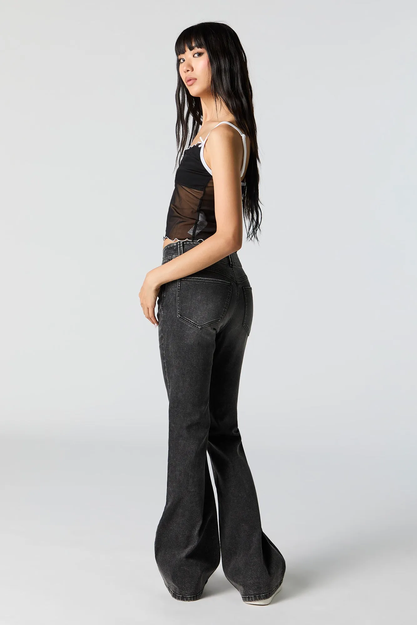 Jean à jambe évasée et taille basse sold by Urban Planet product image thumbnail 3