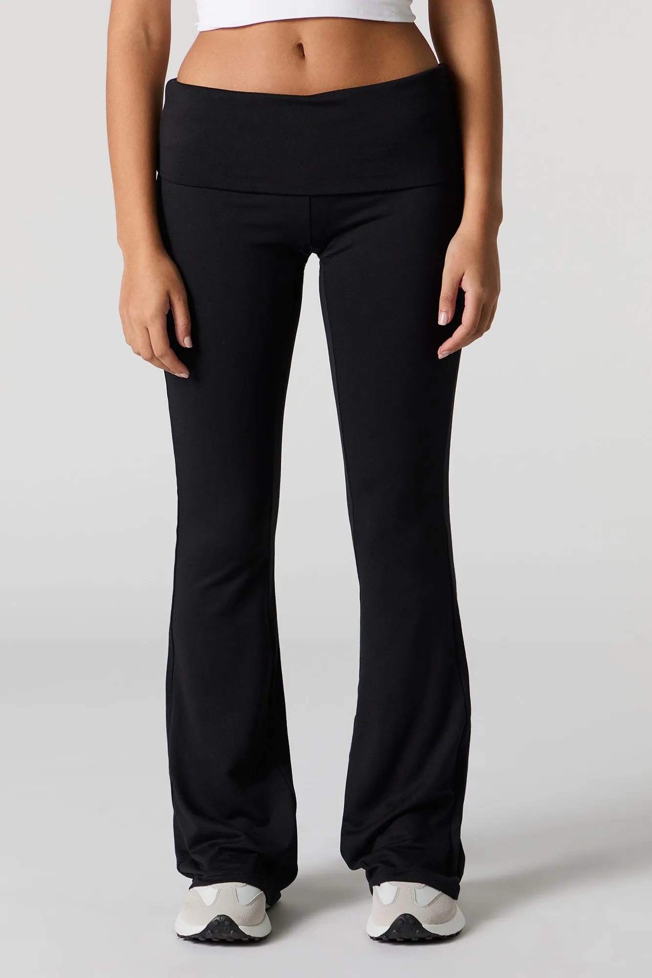 Pantalon à jambe évasée en molleton doux avec bande de taille repliée sold by Urban Planet product image thumbnail 5