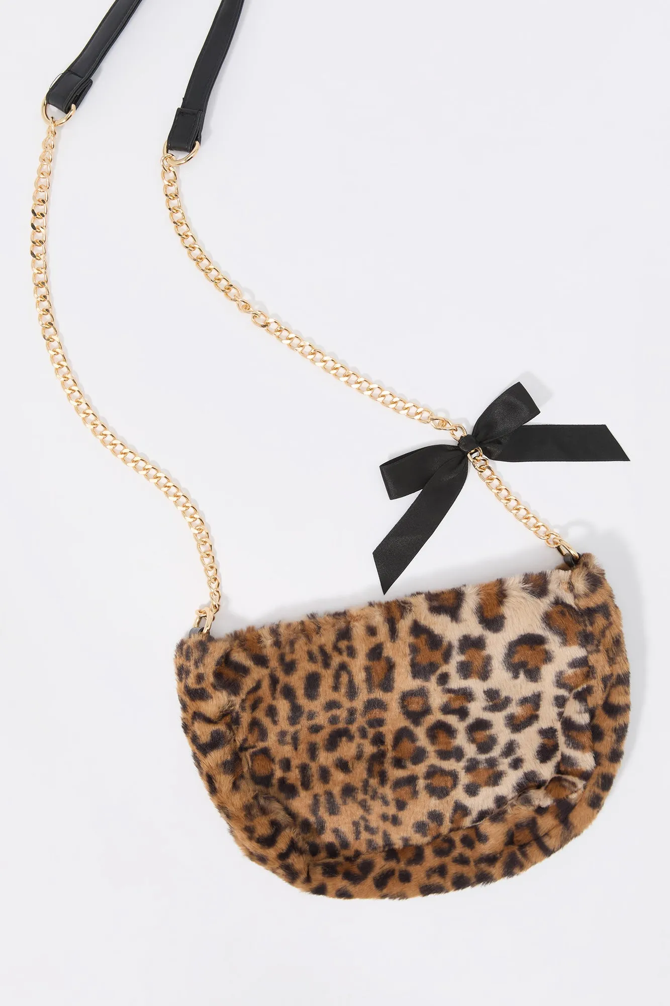 Sac à bandoulière en similifourrure avec boucle sold by Urban Planet