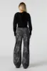 Pantalon cargo à jambe droite avec poches multiples sold by Urban Planet