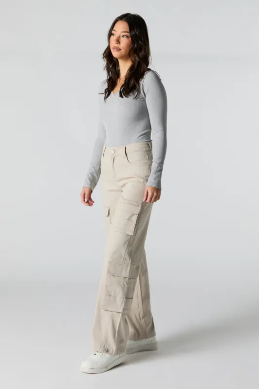 Pantalon cargo à jambe large avec poches multiples sold by Urban Planet