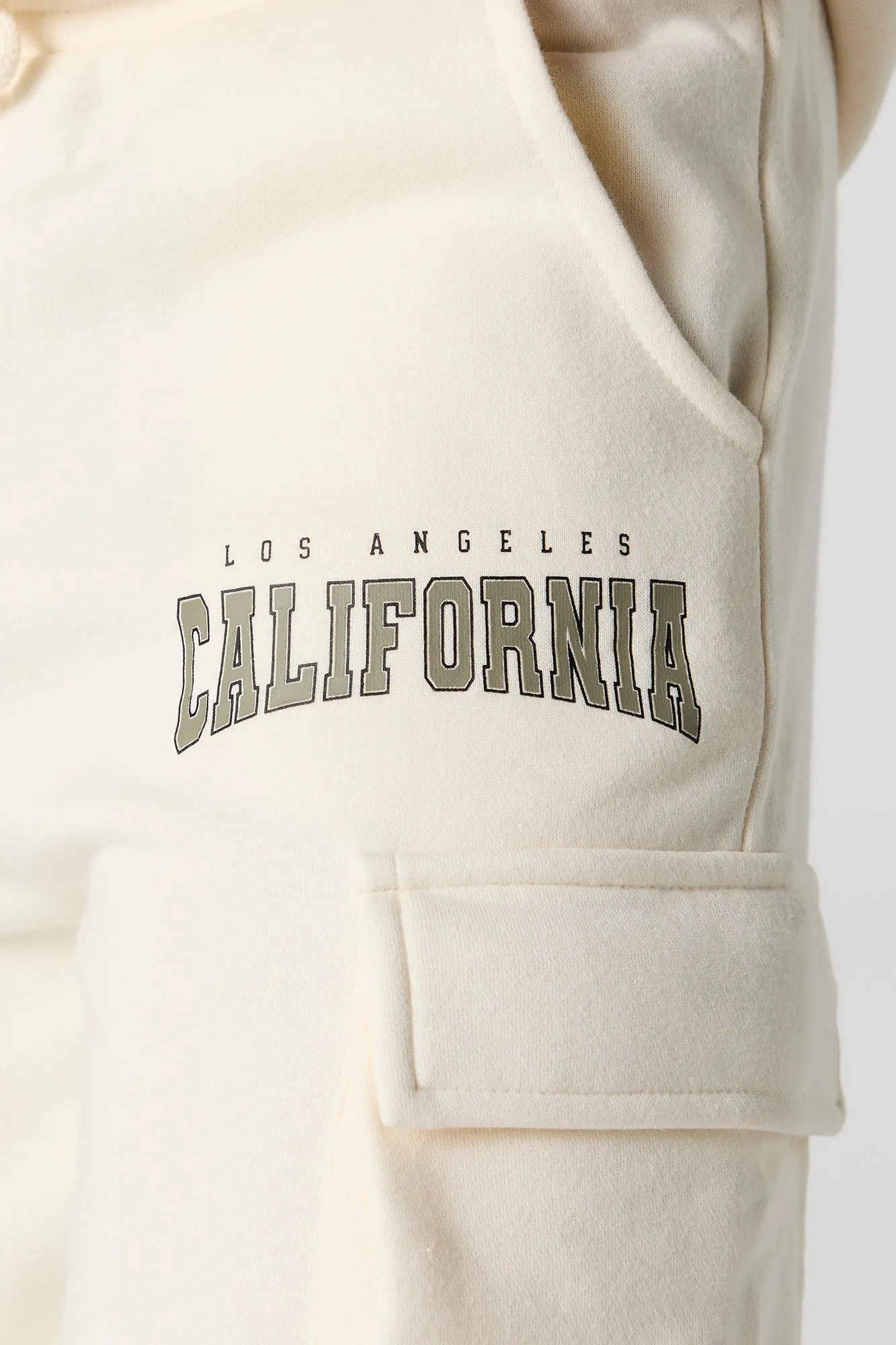 Pantalon d'entraînement cargo en molleton à imprimé City sold by Urban Planet product image thumbnail 4