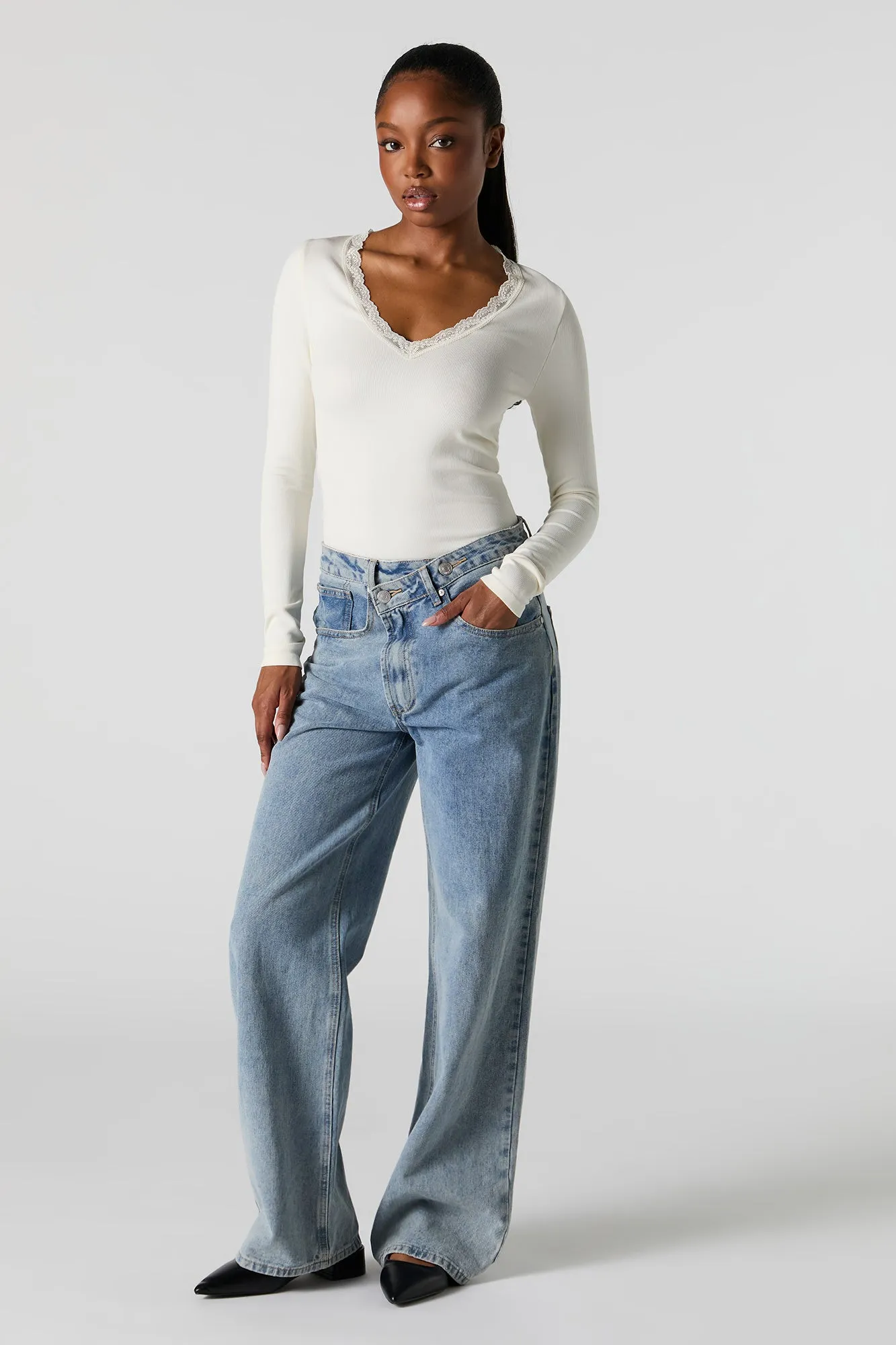 Maillot côtelé sans couture à manches longues avec liséré de dentelle sold by Urban Planet product image thumbnail 3