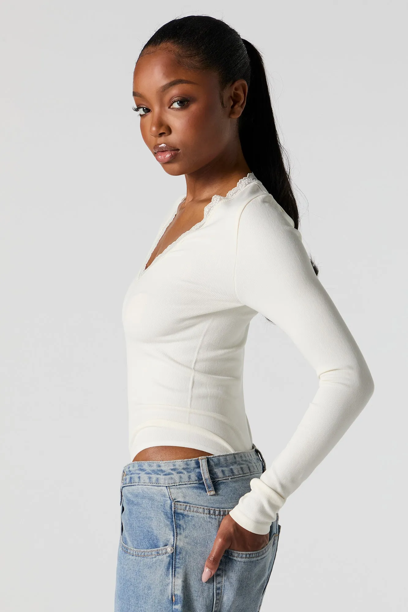 Maillot côtelé sans couture à manches longues avec liséré de dentelle sold by Urban Planet product image thumbnail 2