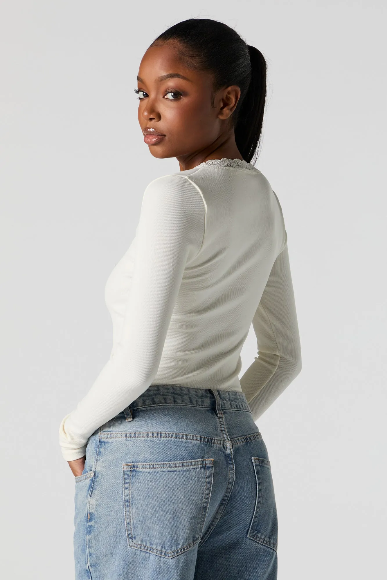 Maillot côtelé sans couture à manches longues avec liséré de dentelle sold by Urban Planet product image thumbnail 4