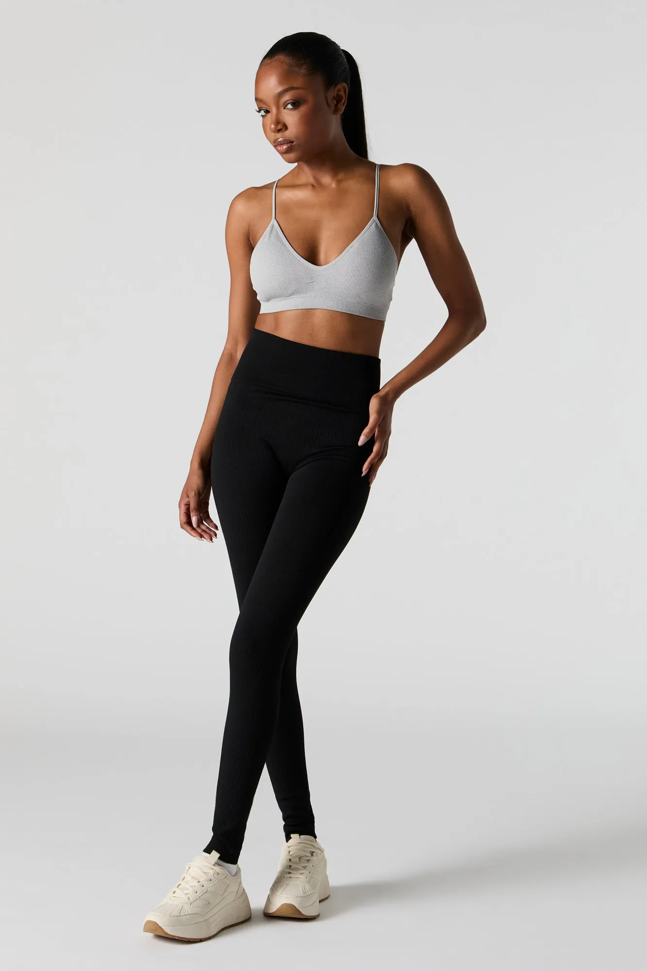 Bralette côtelée sans couture à encolure en V sold by Urban Planet product image thumbnail 3